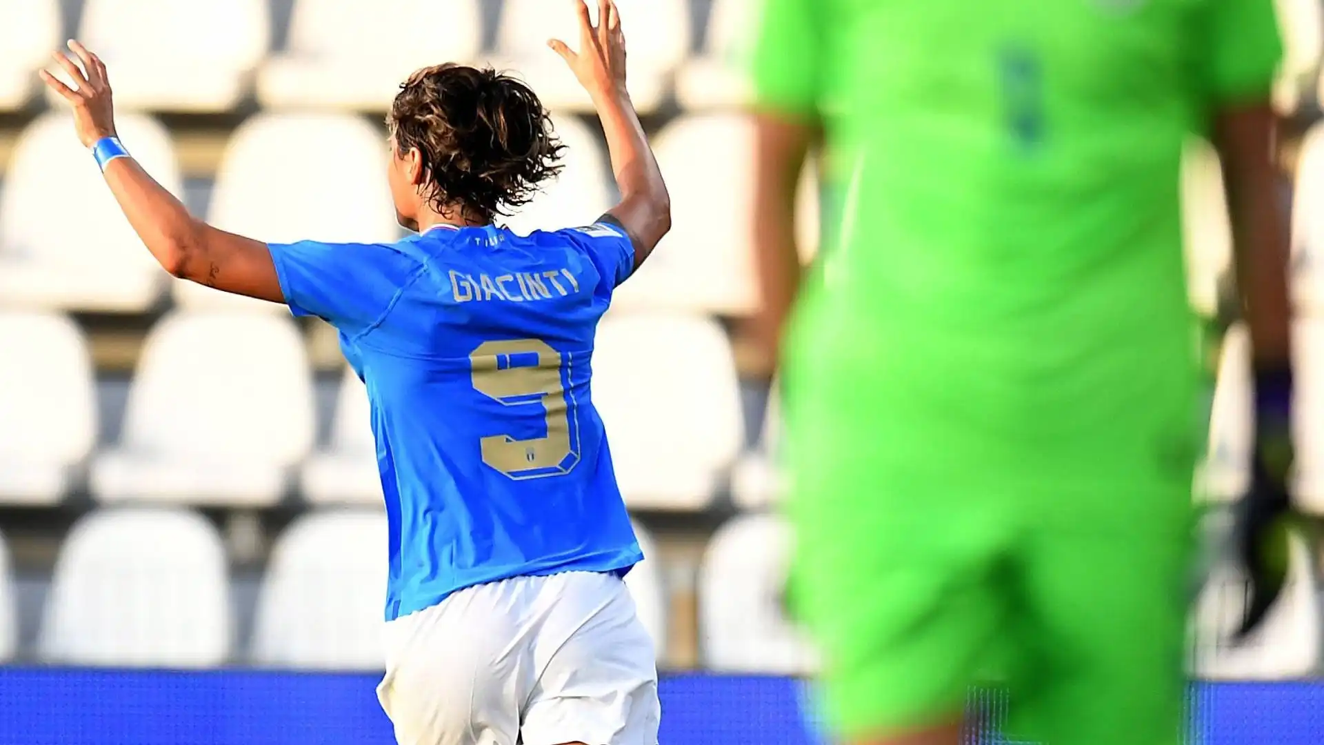 Il primo goal è stato segnato da Valentina Giacinti, attaccante della Roma.