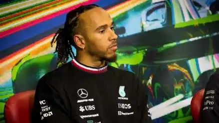 F1, stoccata di Lewis Hamilton a Max Verstappen: 