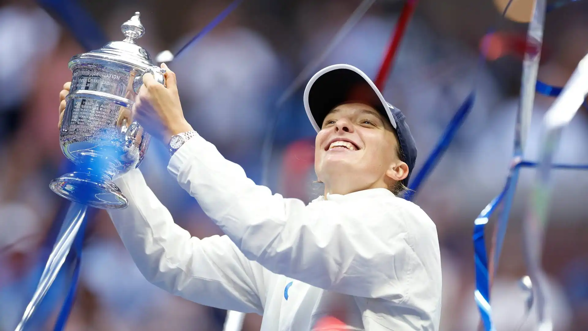 Tuttavia, a Parigi all'ultimo appuntamento Slam del 2020, consegue il miglior risultato da inizio carriera vincendo il Roland Garros
