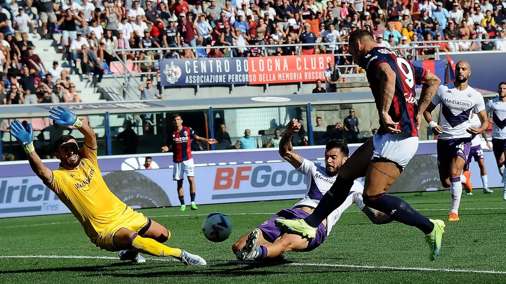Nel pomeriggio, la Fiorentina ha protestato ferocemente dopo il gol di Arnautovic del Bologna