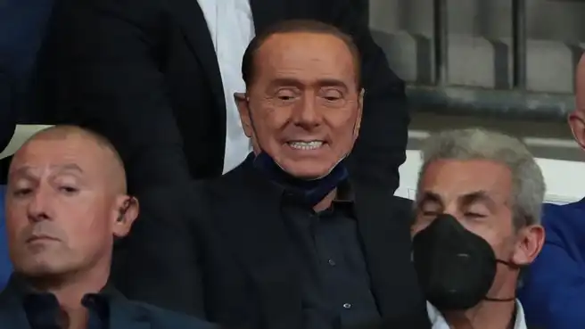 Silvio Berlusconi esulta e non dimentica il cambio di modulo