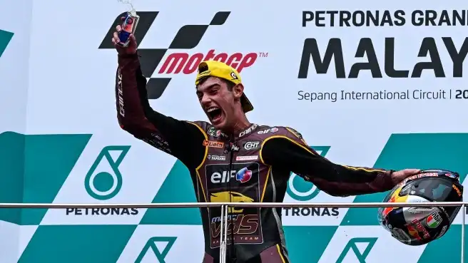 Moto2, Arbolino vince a Sepang. Ogura va ko e si riapre il Mondiale