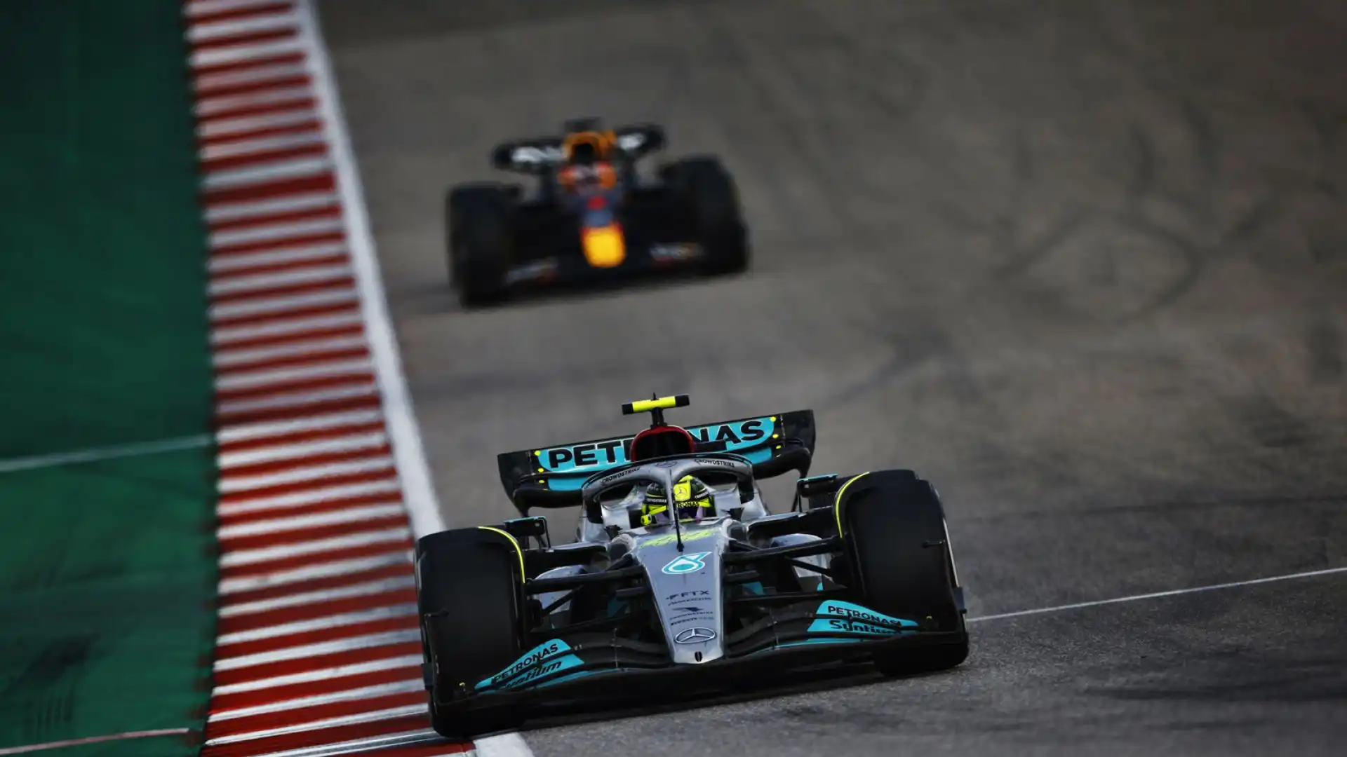 Hamilton 8 - Conferma la crescita della Mercedes, sfrutta al meglio una buona strategia