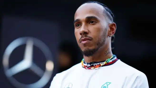 Lewis Hamilton rompe il suo silenzio via social