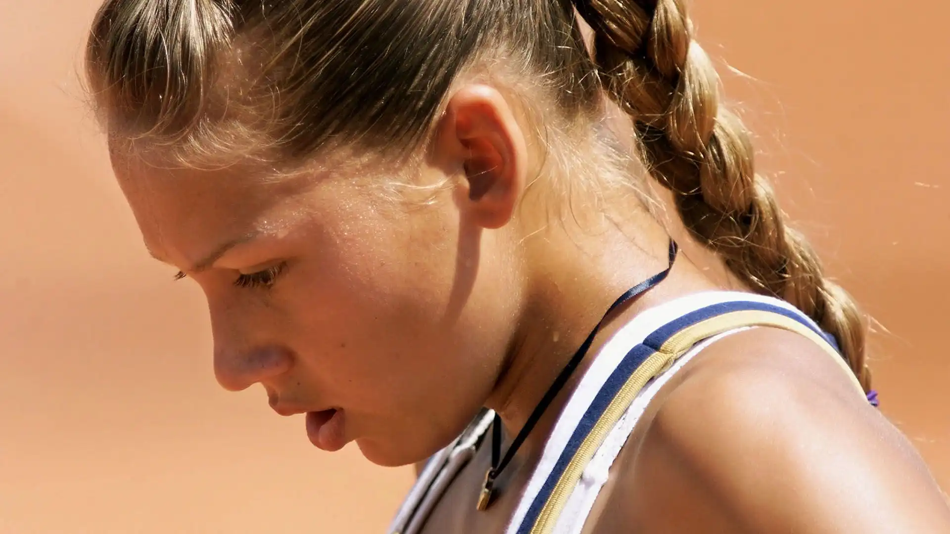 Nota per essere stata la prima delle grandi tenniste russe, divenne famosa grazie alla semifinale raggiunta al Torneo di Wimbledon 1997 all'età di 16 anni.