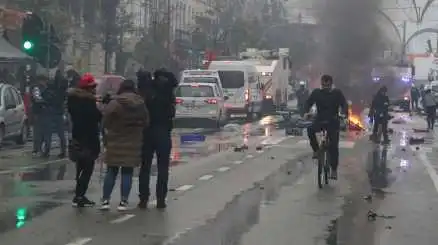 Guerriglia a Bruxelles dopo Belgio-Marocco: le immagini della devastazione