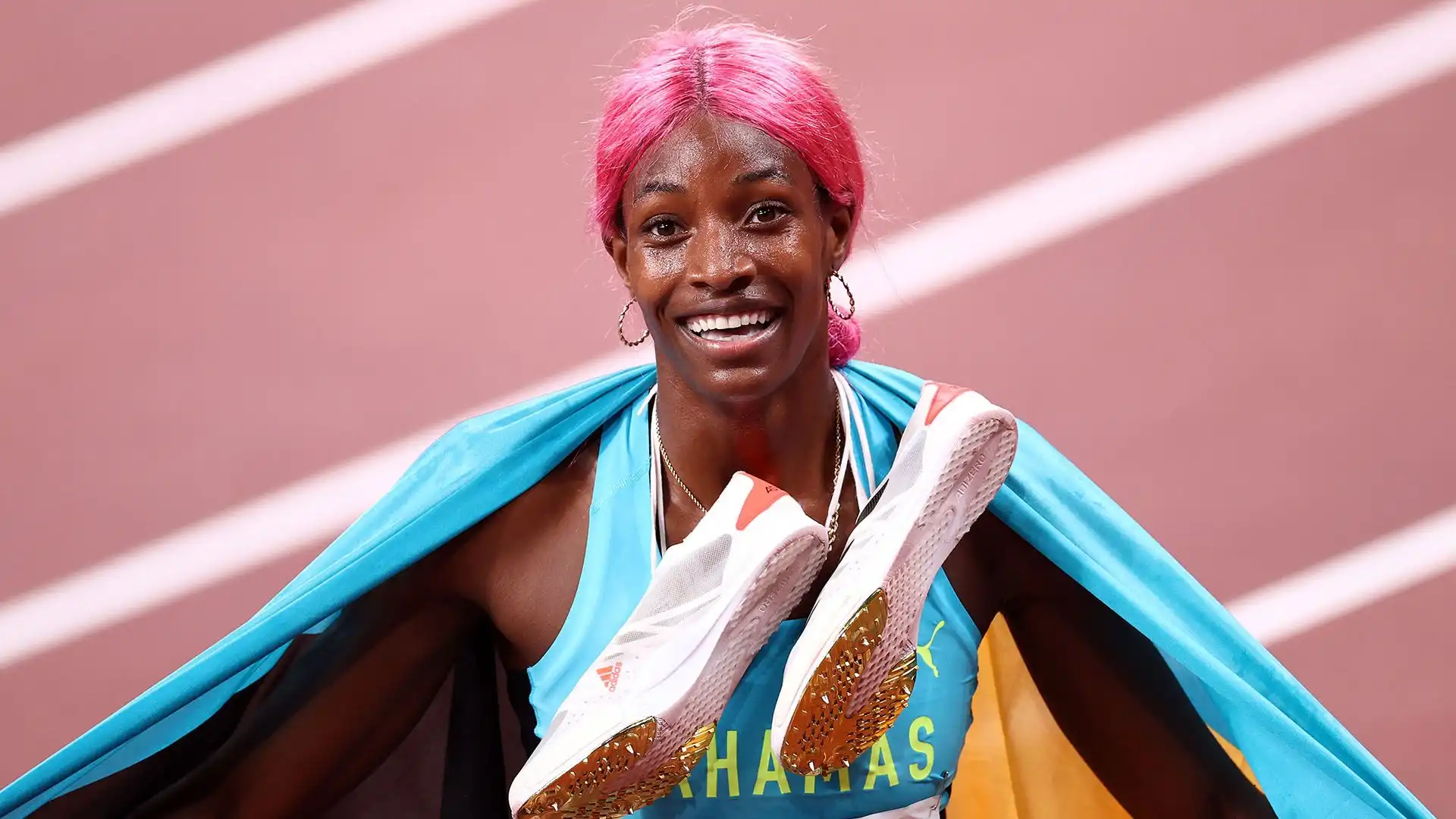 E' campionessa olimpica dei 400 metri a Rio de Janeiro 2016 e Tokyo 2020