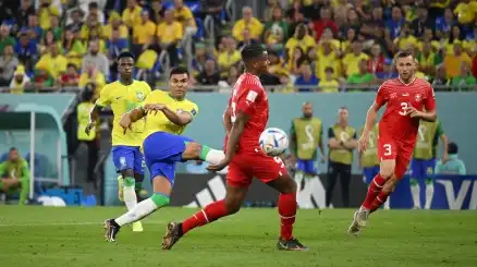 Brasile agli ottavi: Casemiro stende la Svizzera nel finale