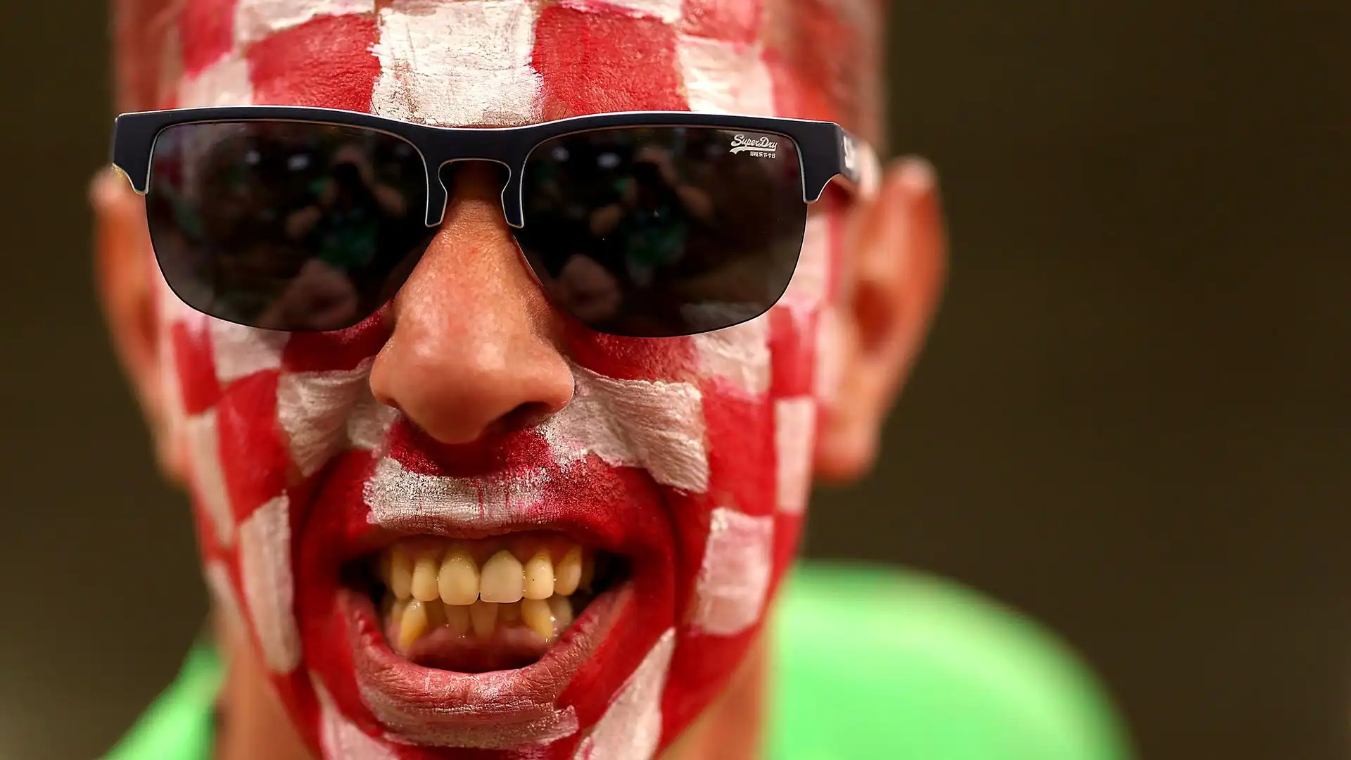 Tifosi croati e belgi festeggiano allo stadio Ahmed bin Ali