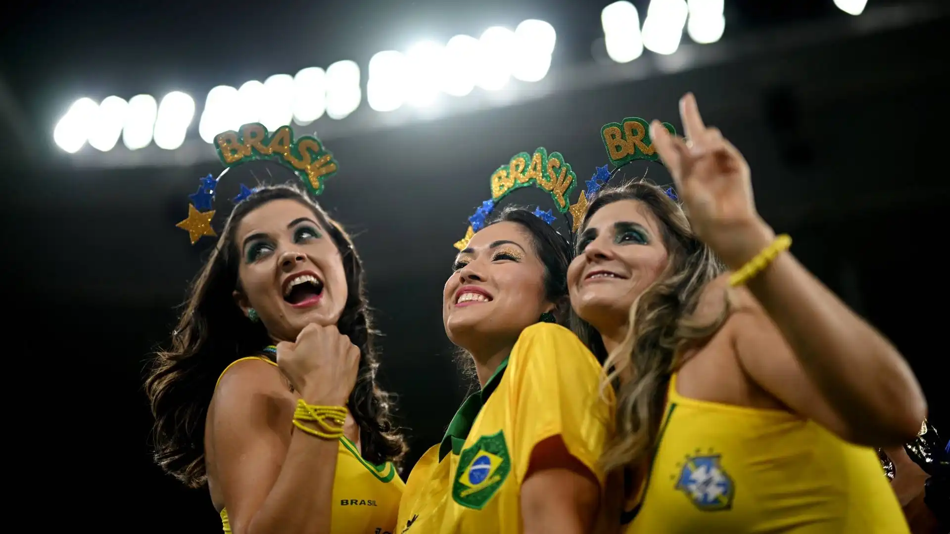 Belle e colorate, le tifose del Brasile hanno 'illuminato' gli spalti
