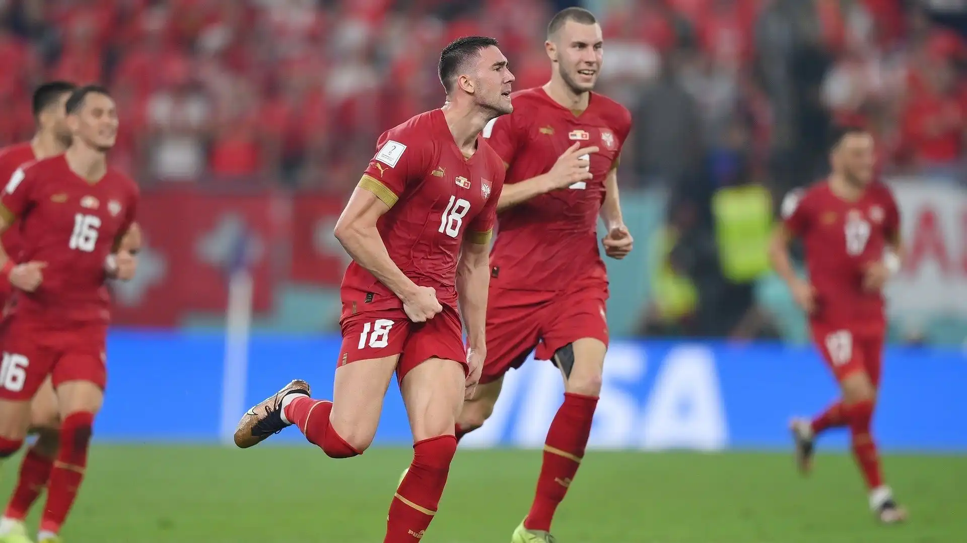 L'attaccante della Serbia, dopo aver segnato il 2-1 alla Svizzera, ha fatto un gesto particolare