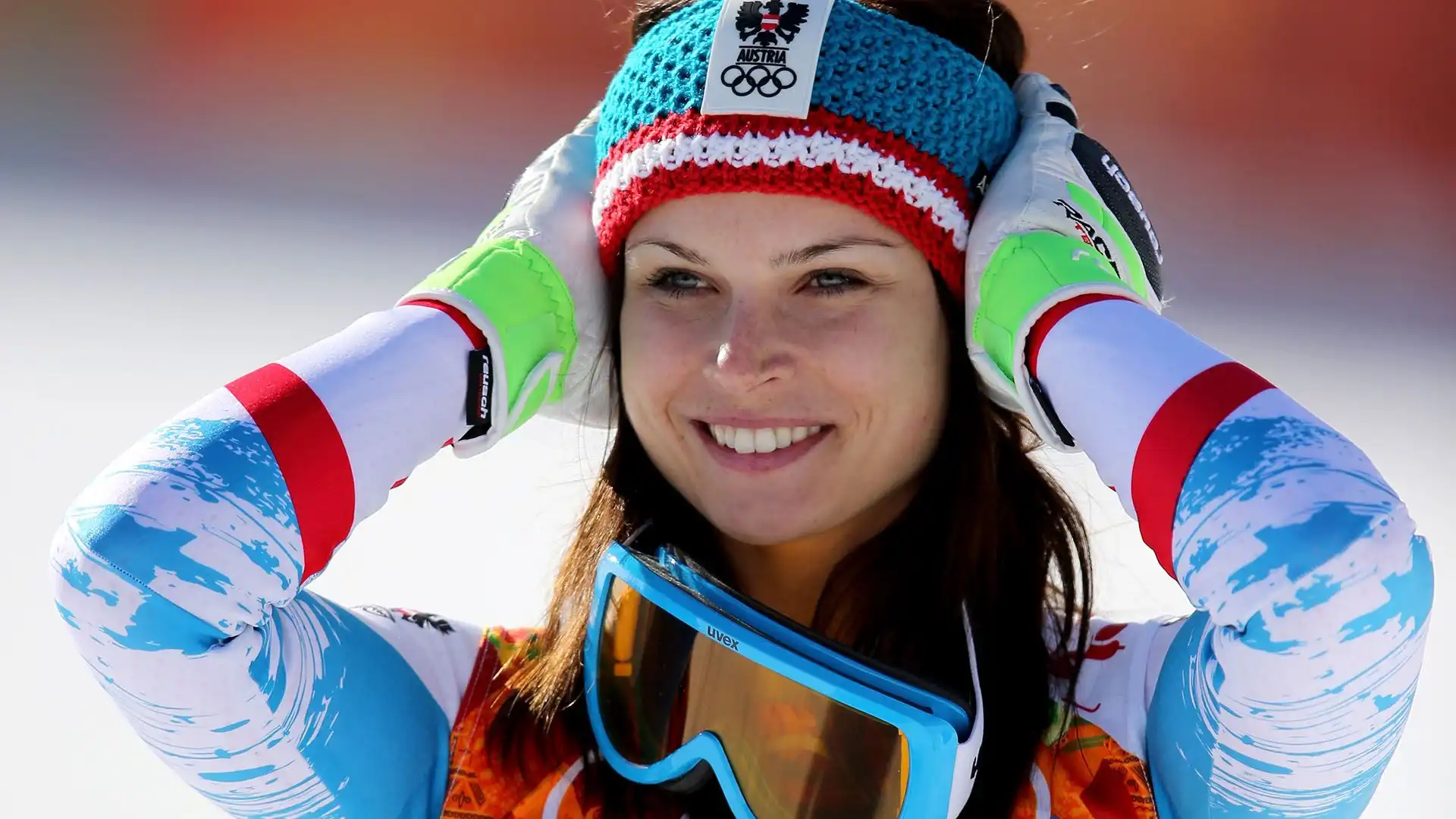 Ai giochi olimpici ha vinto 3 medaglie:1 oro (supergigante a Soci 2014) e2 argenti (slalom gigante a Soci 2014, supergigante a Pyeongchang 2018)