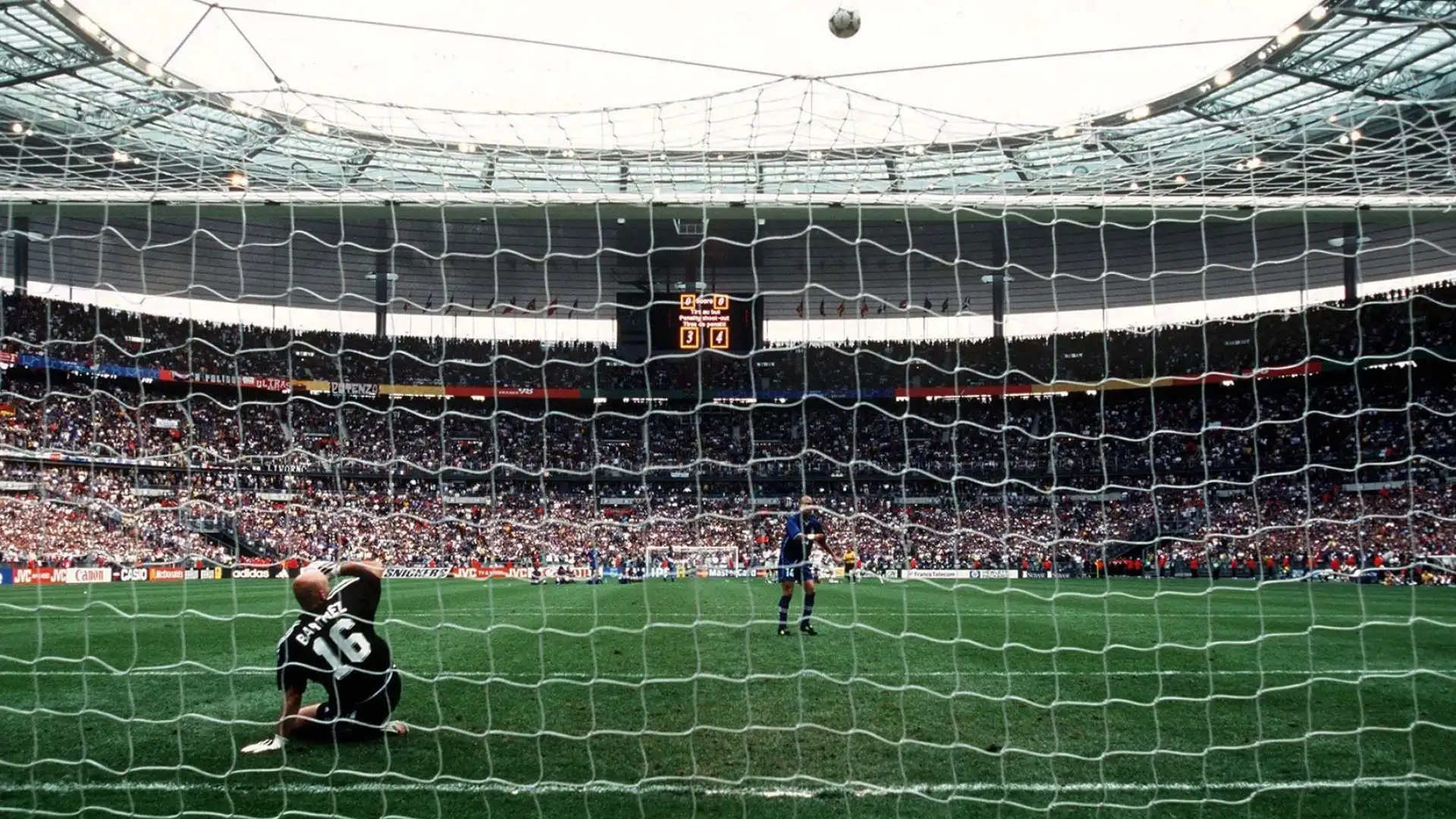 L'errore di Di Biagio contro la Francia, che costa l'eliminazione degli Azzurri ai Mondiali 1998