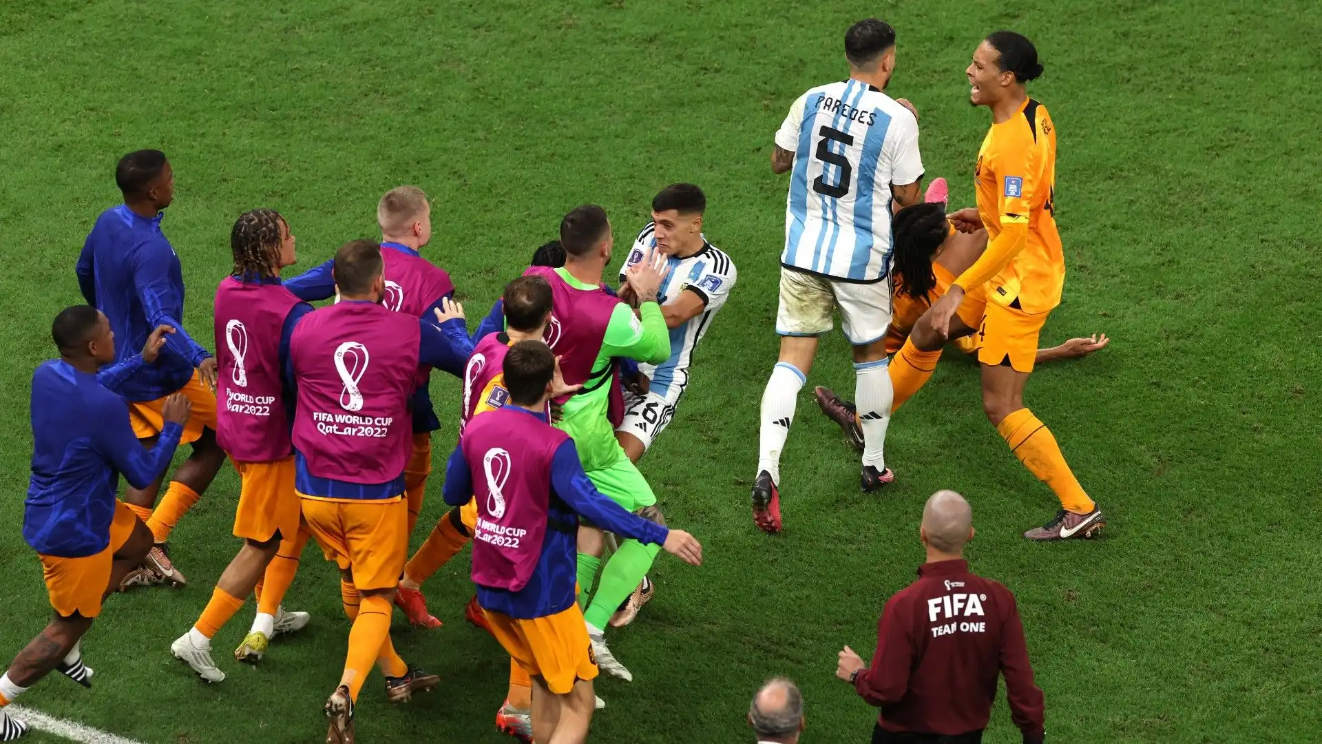 Nonostante la furia dell'Olanda, infatti, proprio l'Argentina ha conquistato la semifinale realizzando quattro rigori contro i tre degli avversari.