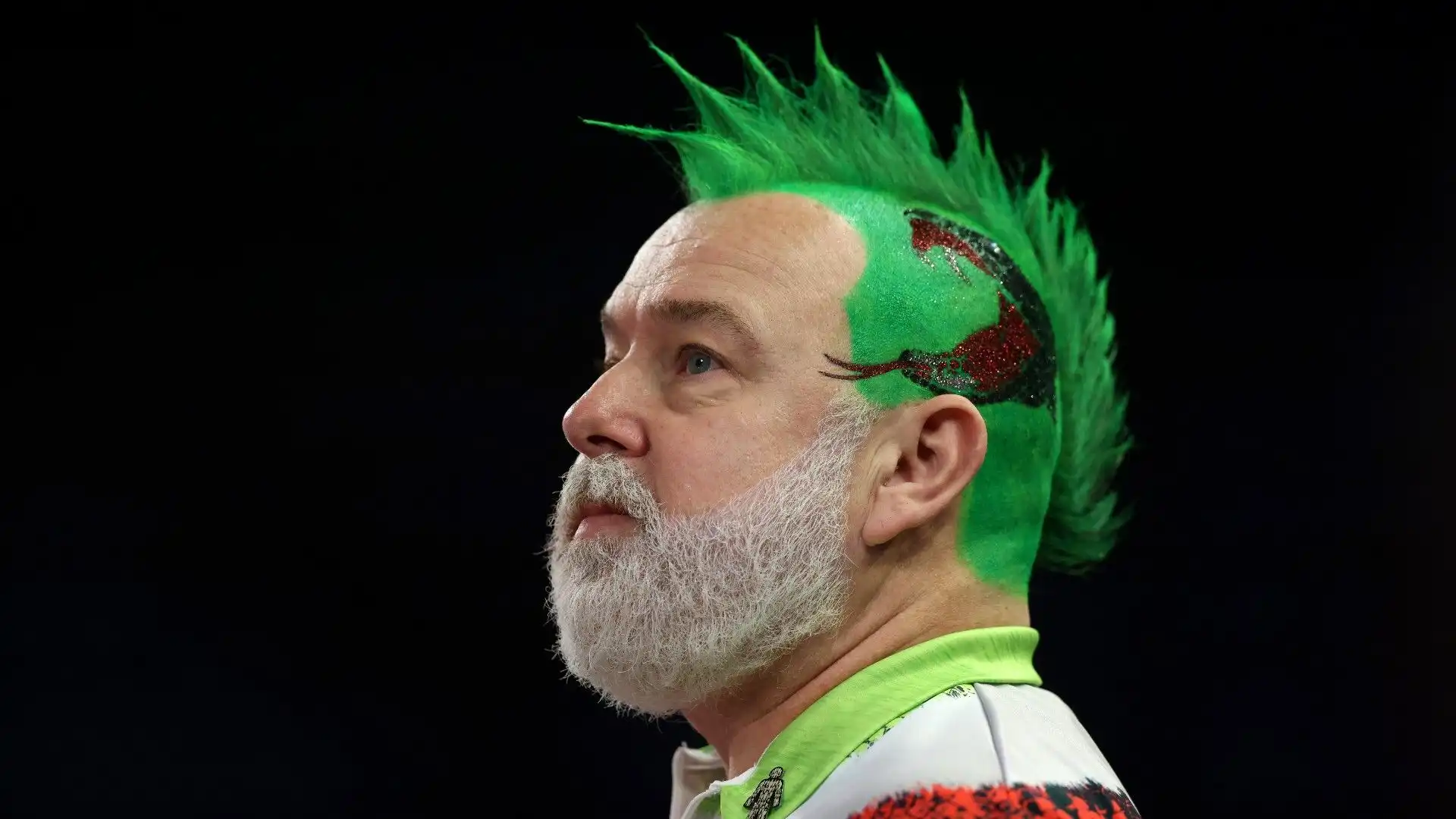 Il bizzarro look di Peter Wright: ecco le immagini