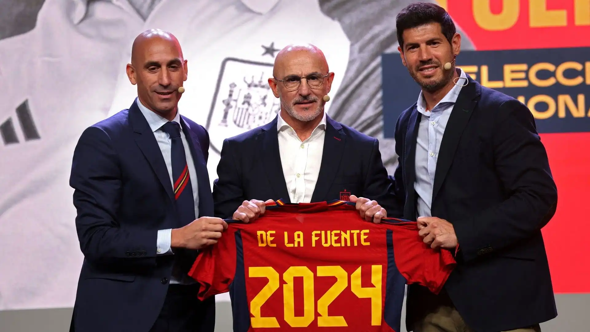 Luis de la Fuente è il nuovo allenatore della Spagna: le foto della presentazione