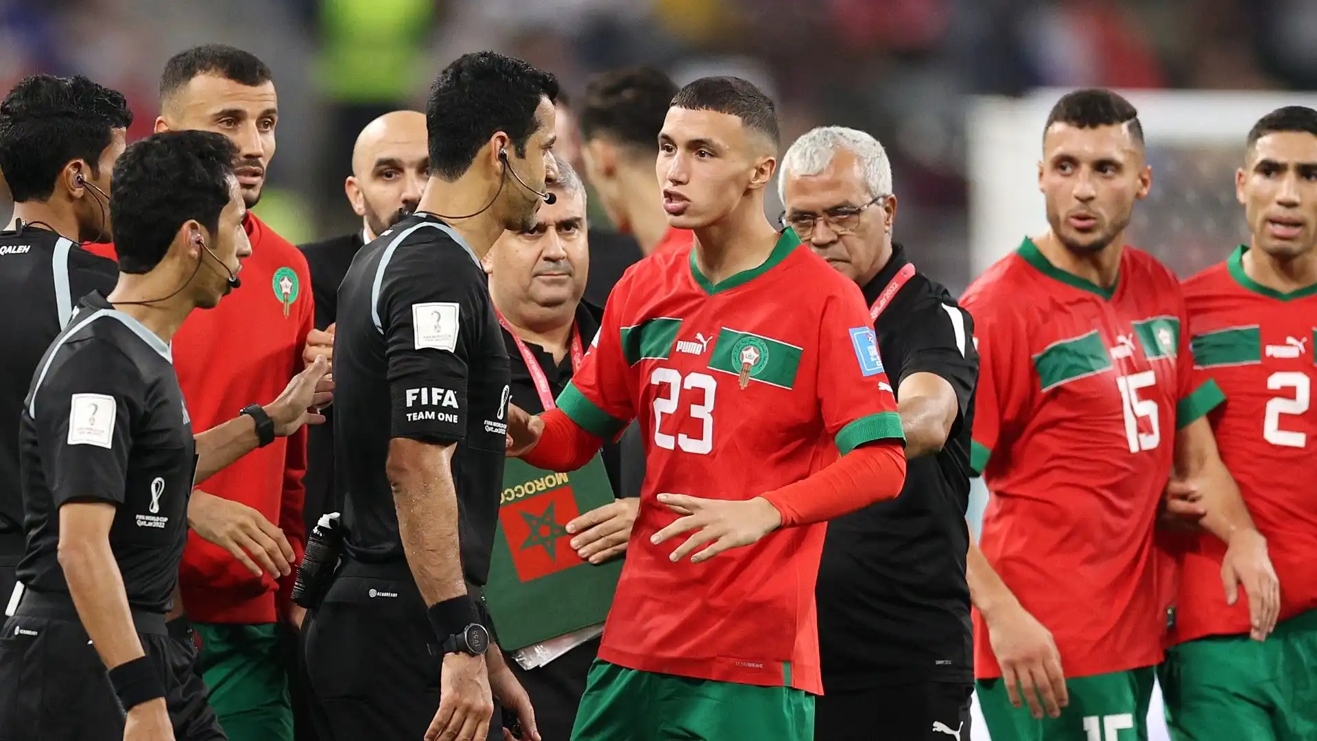 Marocco furioso: le foto delle proteste contro l'arbitro