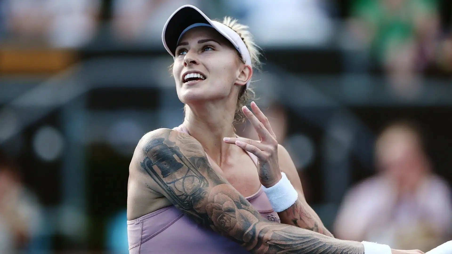 Polona Hercog, le foto della tennista con il braccio super tatuato