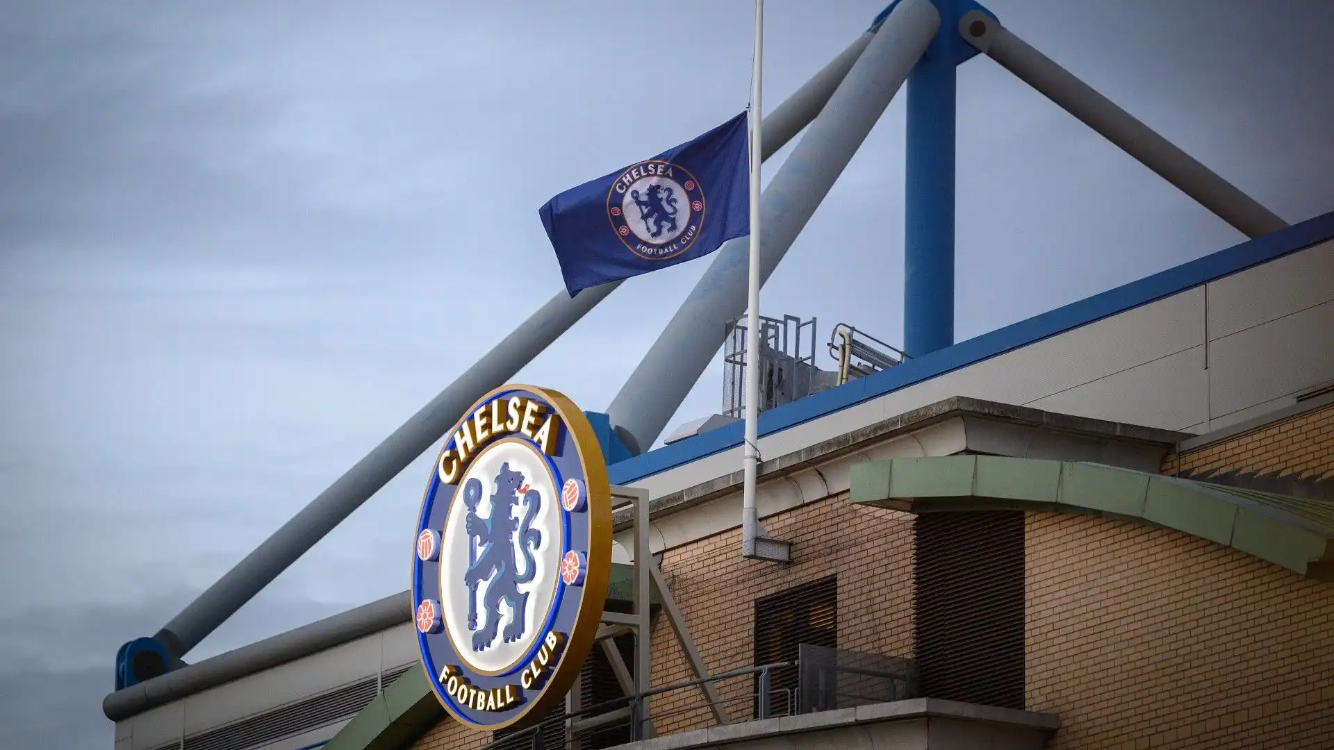 Il club ha esposto la bandiera a lutto