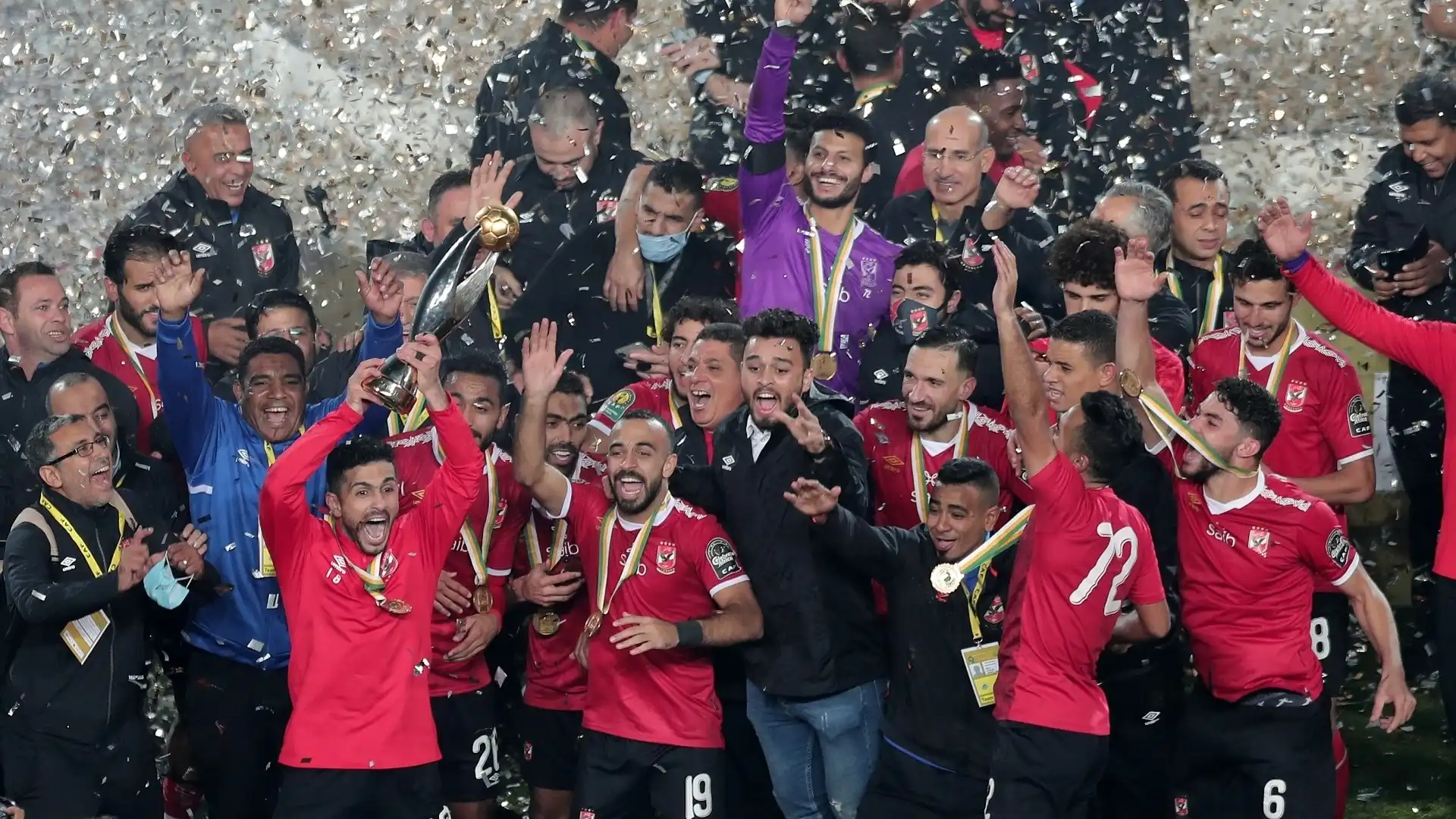 2) Al-Ahly (Egitto): 24 trofei (10 Champions League africane, 4 Coppe delle Coppe d'Africa, 1 Coppa CAF, 8 Supercoppe CAF, 1 Coppa Campioni Afro-asiatica)