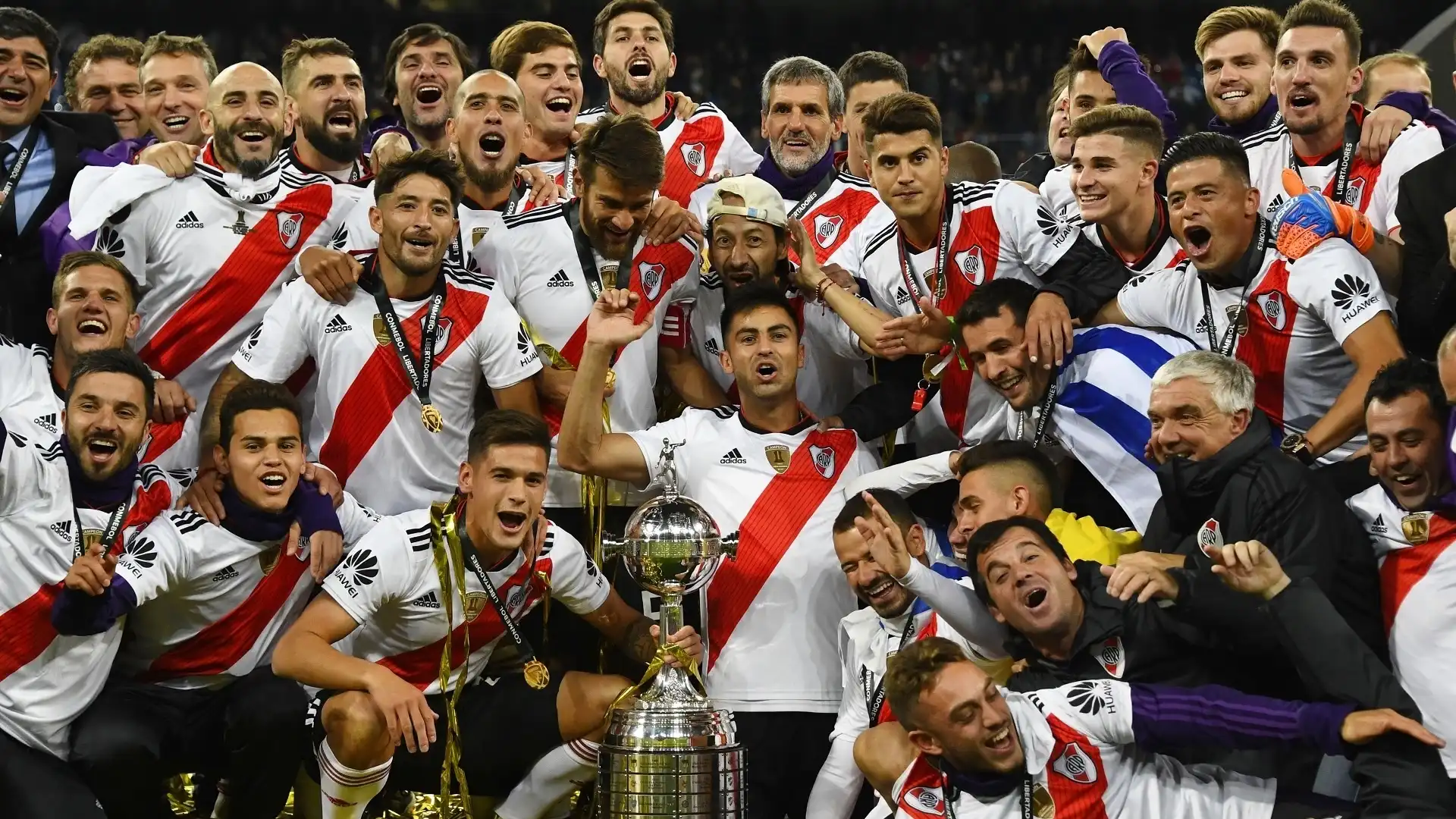 10) River Plate (Argentina): 12 trofei (4 Coppe Libertadores, 1 Coppa Sudamericana, 1 Supercoppa Sudamericana, 3 Recopa Sudamericana, 1 Coppa Suruga Bank, 1 Coppa Intercontinentale, 1 Coppa Interamericana)