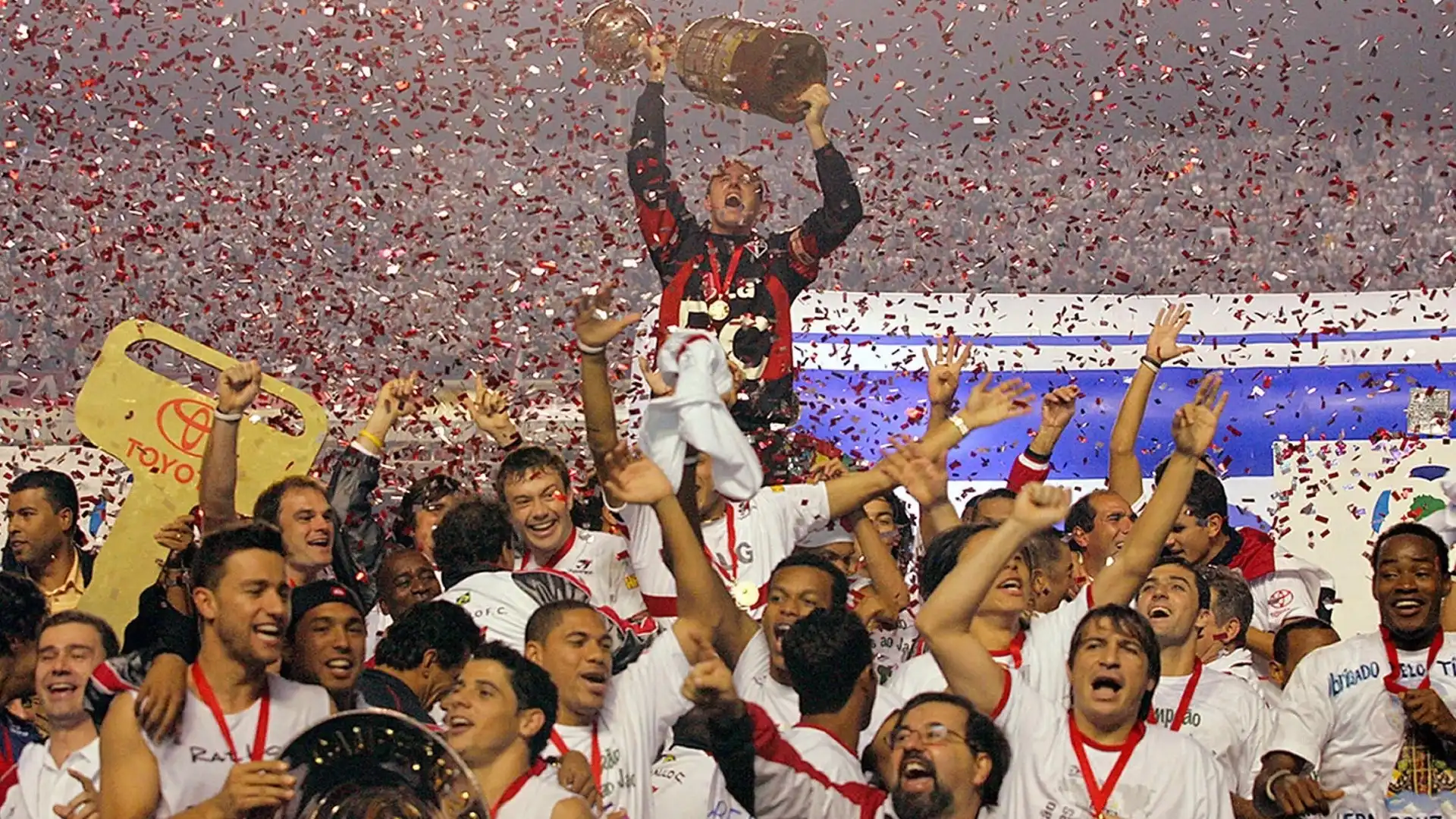 11) San Paolo (Brasile): 12 trofei (3 Coppe Libertadores, 1 Coppa Sudamericana, 1 Coppa Conmenbol, 1 Supercoppa Sudamericana, 2 Recopa Sudamericana, 1 Coppa Master, 1 Coppa del mondo per club, 2 Coppe Intercontinentali)