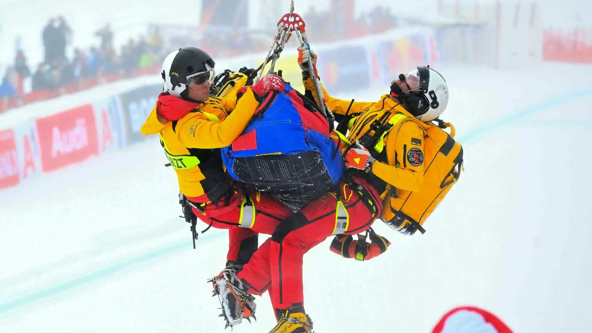 Secondo quanto riferisce Eurosport lo sciatore norvegese si è fratturato una gamba