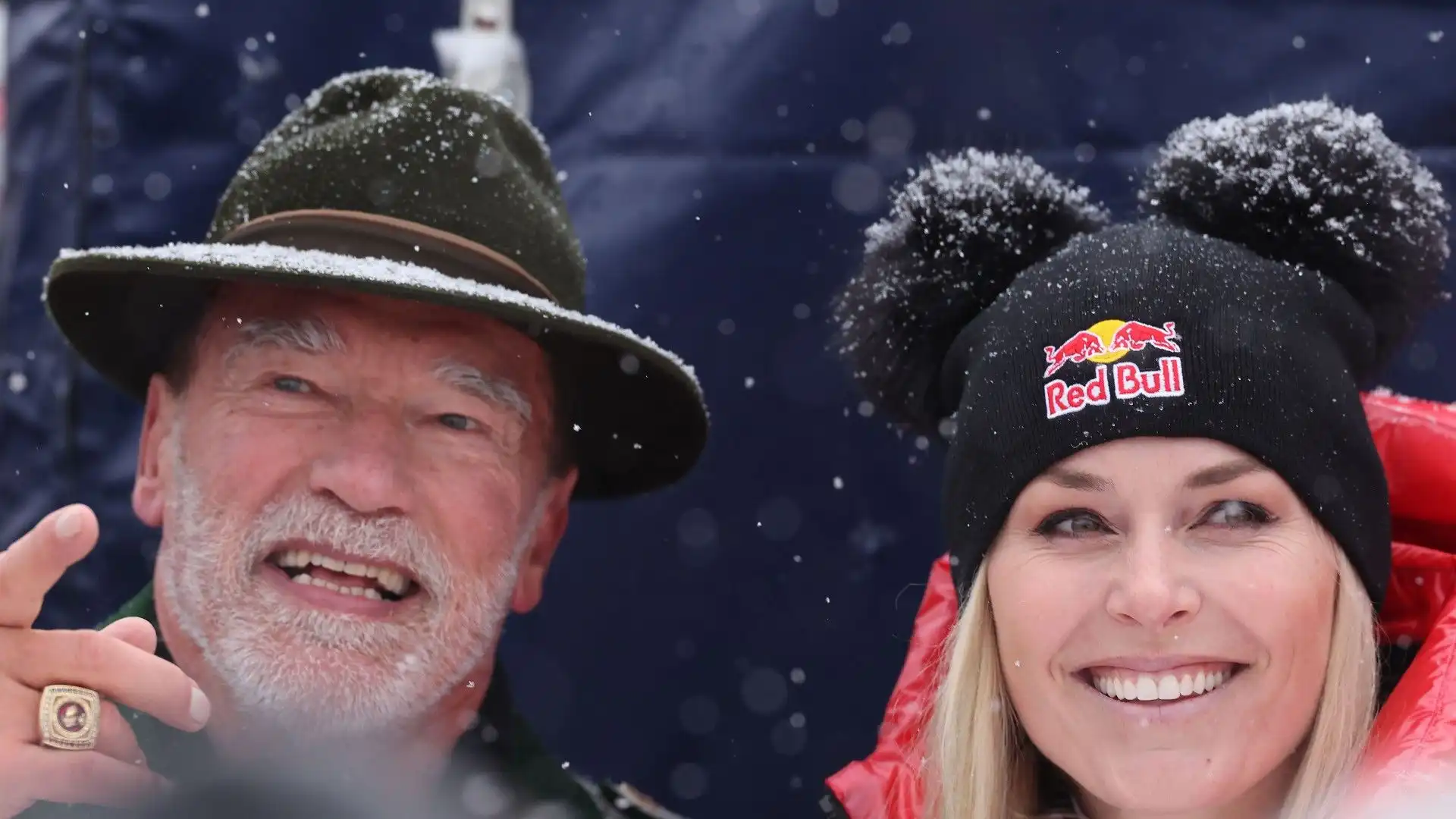 Lindsey Vonn e Arnold Schwarzenegger si sono divertiti molto: ecco l'ex sciatrice molto sorridente