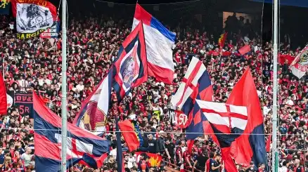 Omaggio da pelle d'oca per il Genoa: tifosi in estasi