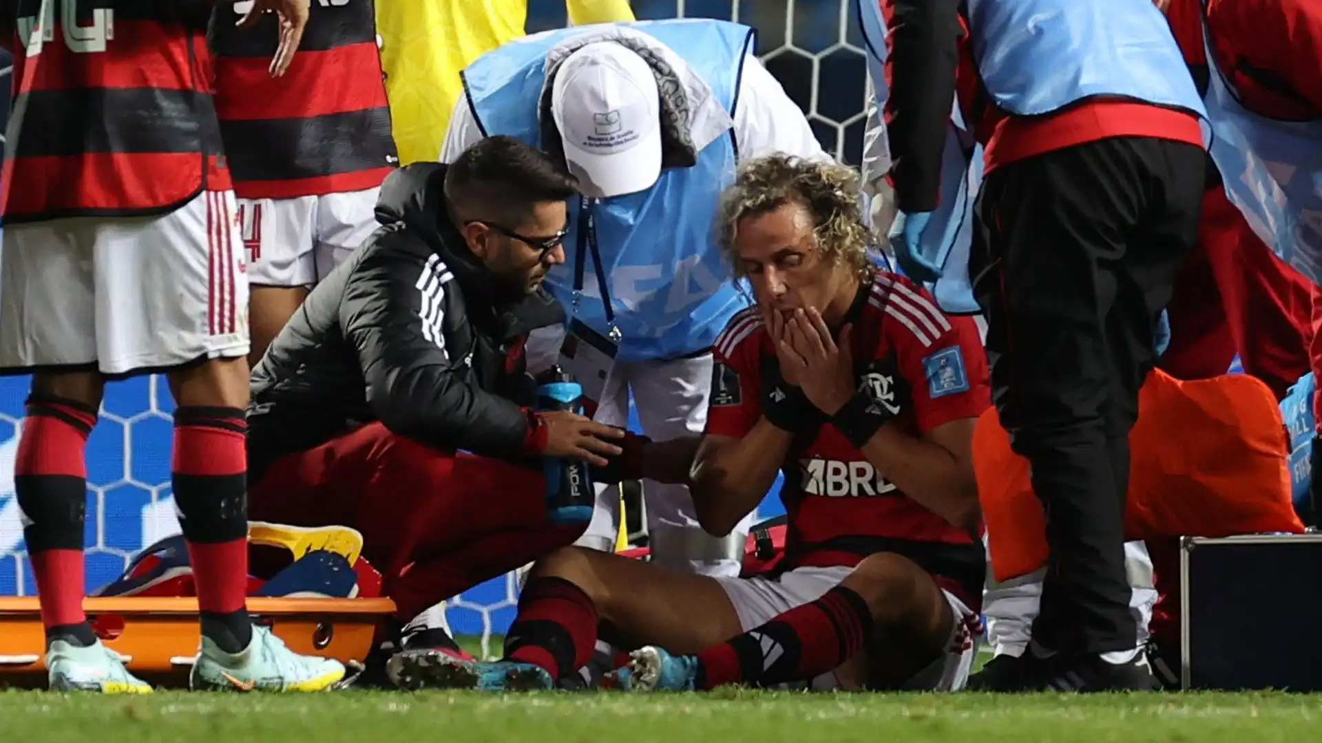 Il difensore brasiliano ha ricevuto un brutto colpo nella partita tra Flamengo e Al Hilal