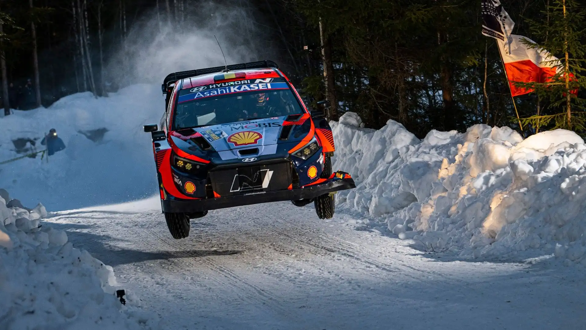 Spettacolari le immagini che arrivano dal Rally di Svezia
