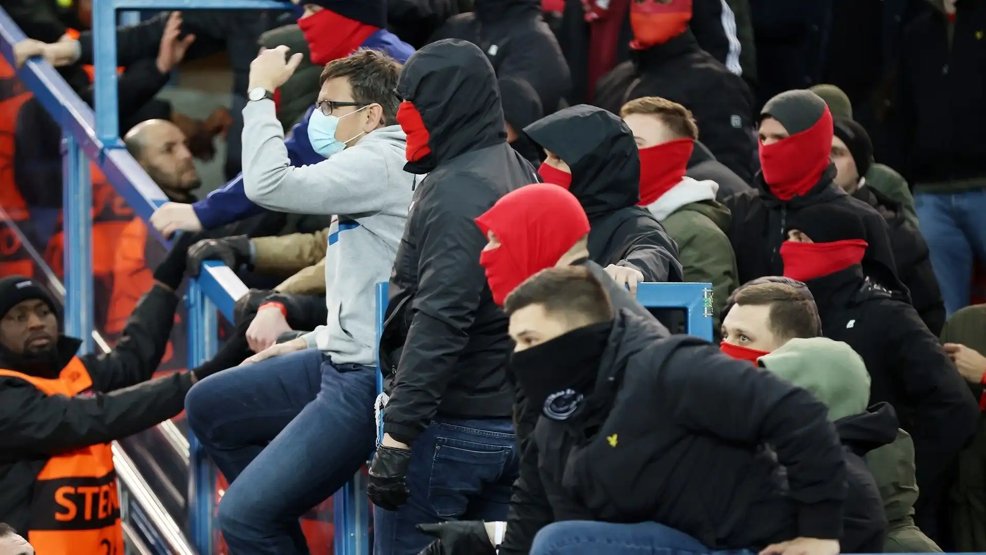 Prima del match Psg-Bayern tensione tra i tifosi ospiti e la polizia