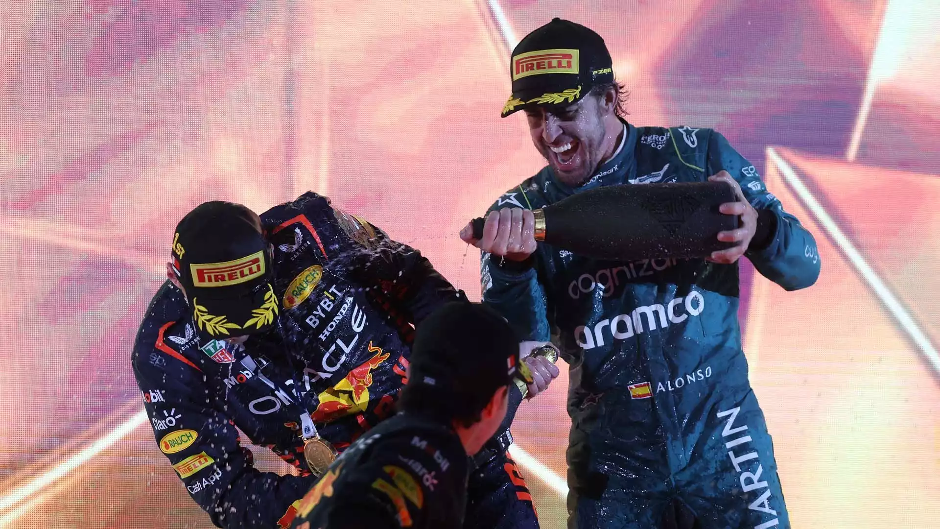 Alonso, Verstappen e Perez si danno alla pazza gioia