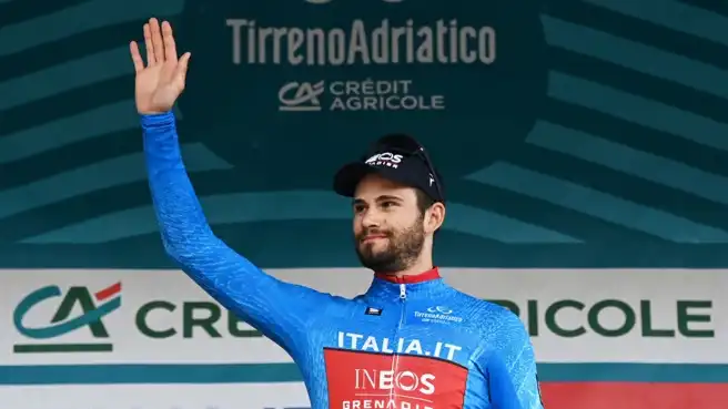 Filippo Ganna inizia la Tirreno-Adriatico con un successo: 