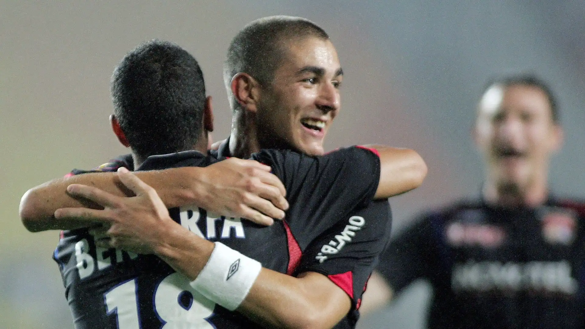 Coppa di Francia: 1 (Olympique Lione: 2007-2008)