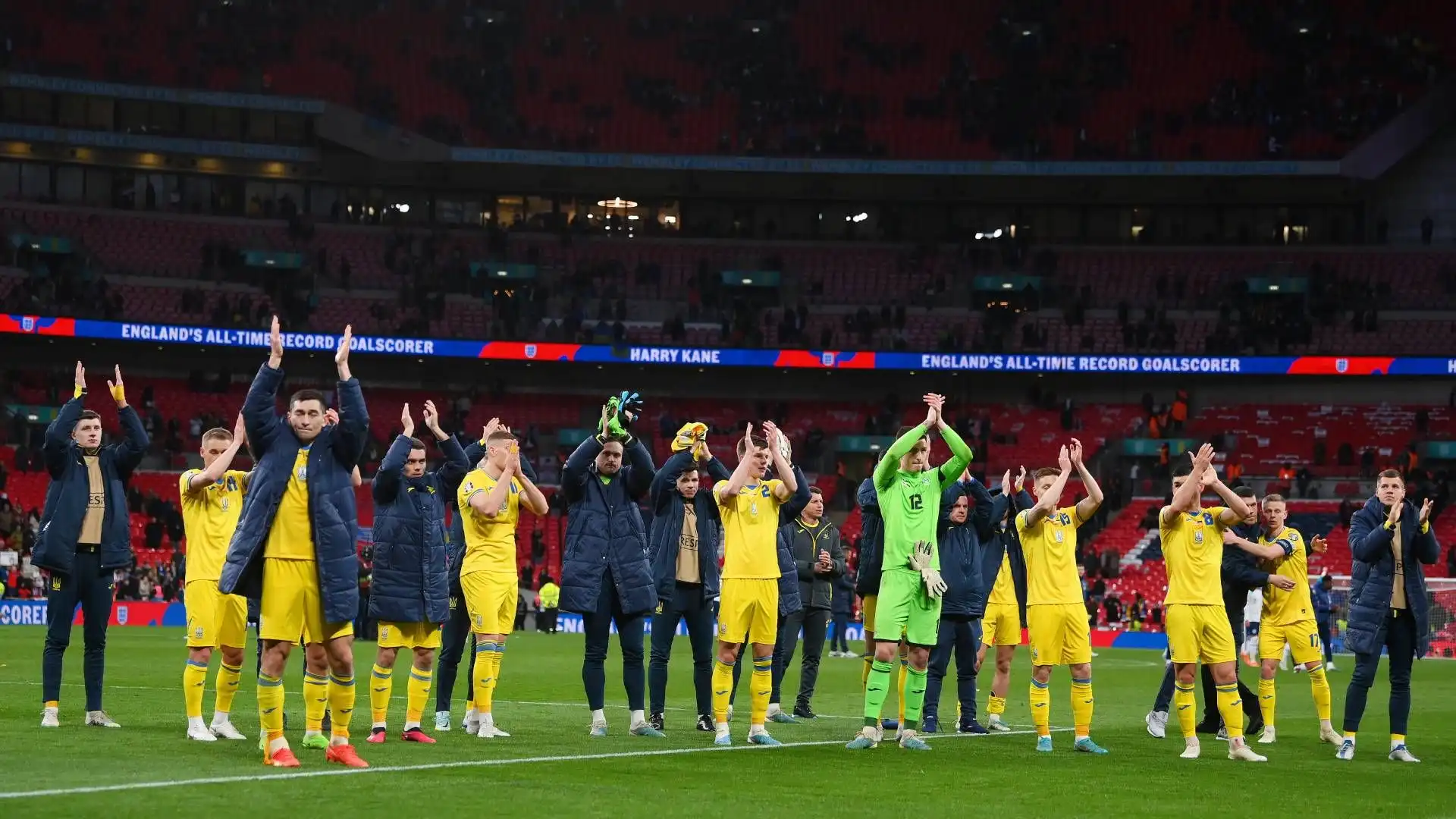 L'Ucraina ha voluto comunque ringraziare gli oltre 4.000 tifosi venuti a Wembley per seguire la propria nazionale