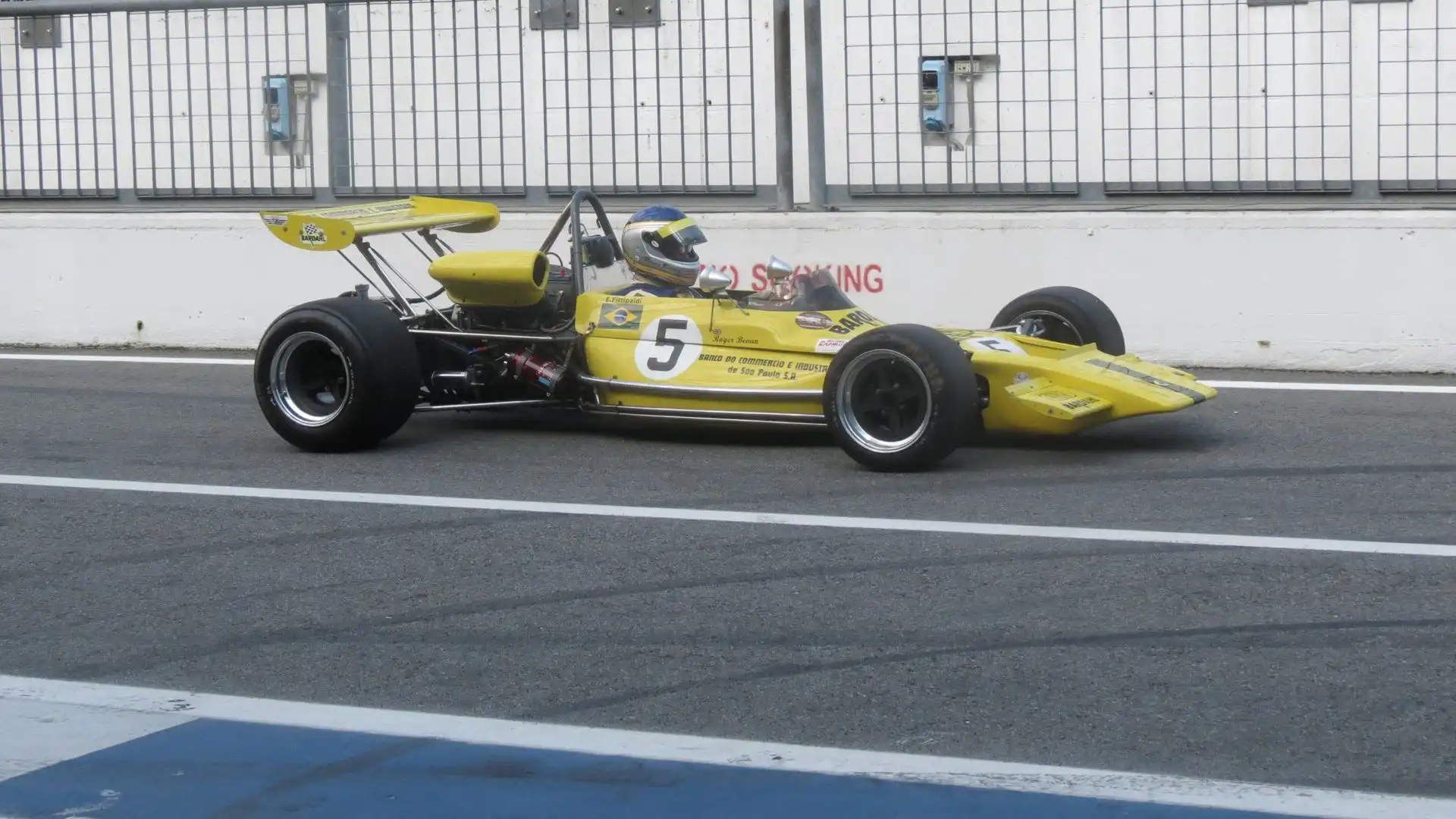 Jochen Rindt gareggiò al volante di una vettura semi-ufficiale gestita da Bernie Ecclestone