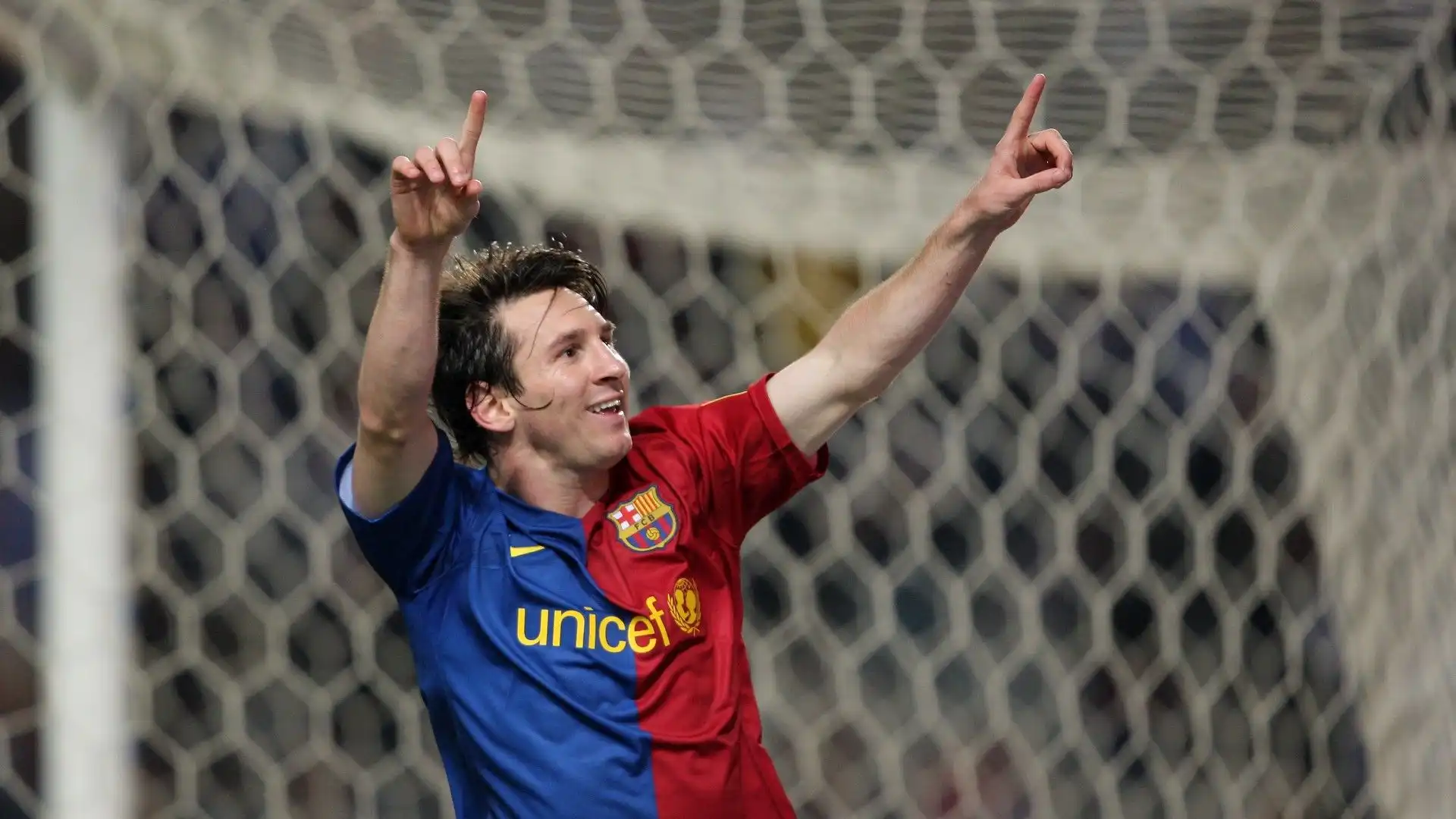 B: Messi ha giocato nel Newell's Old Boys fino al 2000