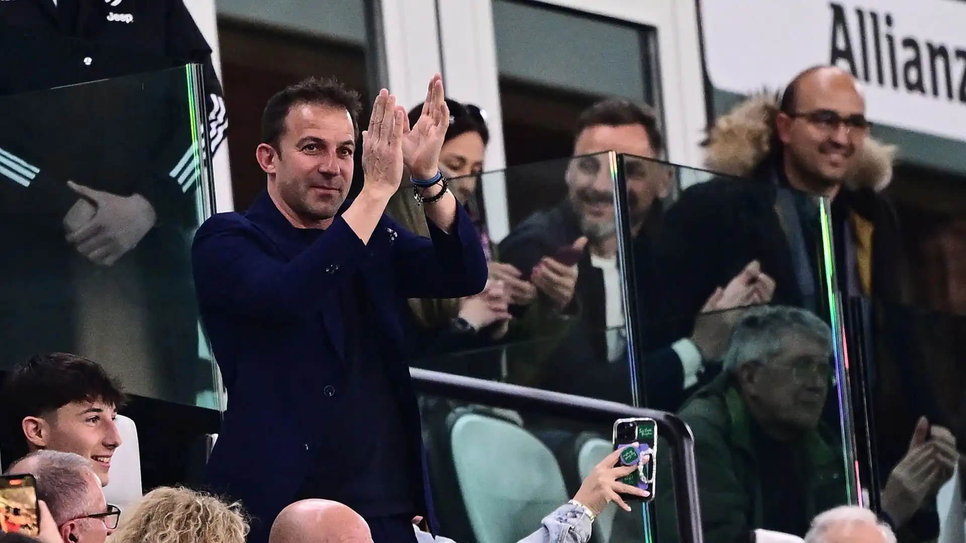 L'ex numero 10 e capitano dei bianconeri è tornato all'Allianz Stadium