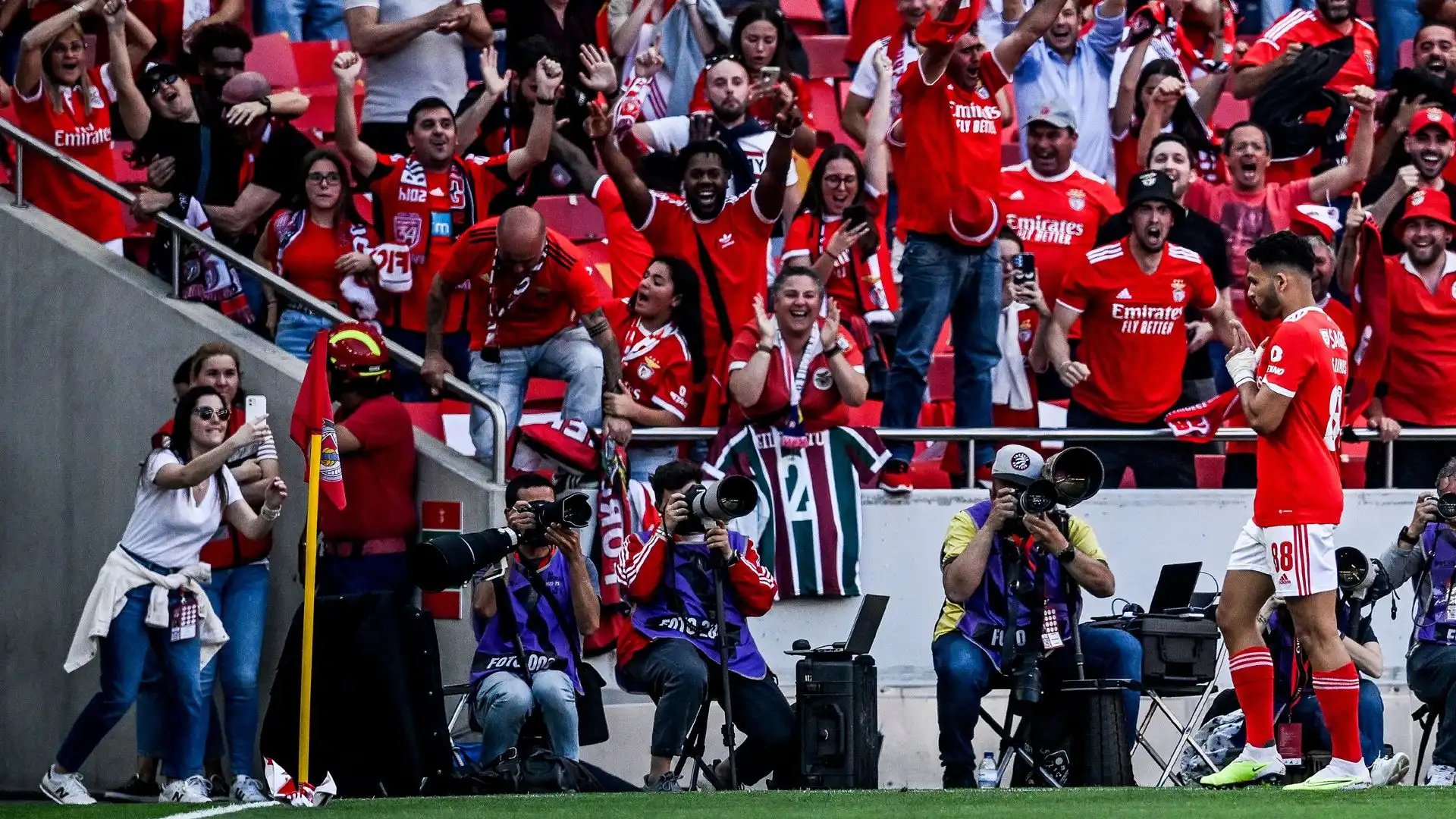 Qui invece sono stati i tifosi del Benfica a non apprezzare