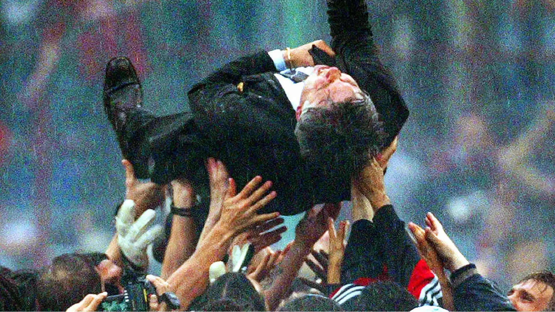Con il Milan ha vinto la Coppa Italia nella stagione 2002-2003