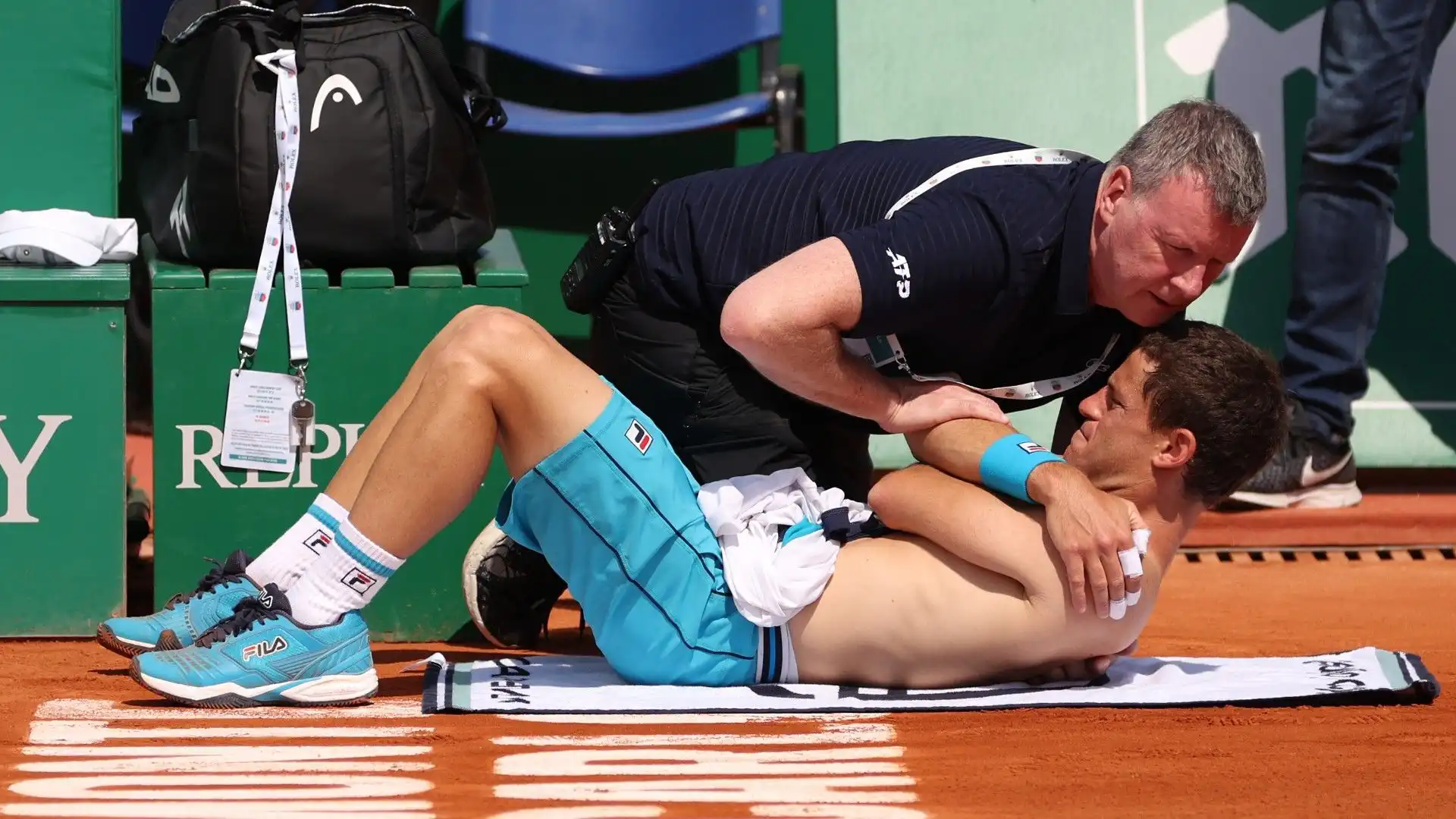 Il tennista argentino è stato costretto al forfait nel match contro Jannik Sinner a causa di un problema fisico