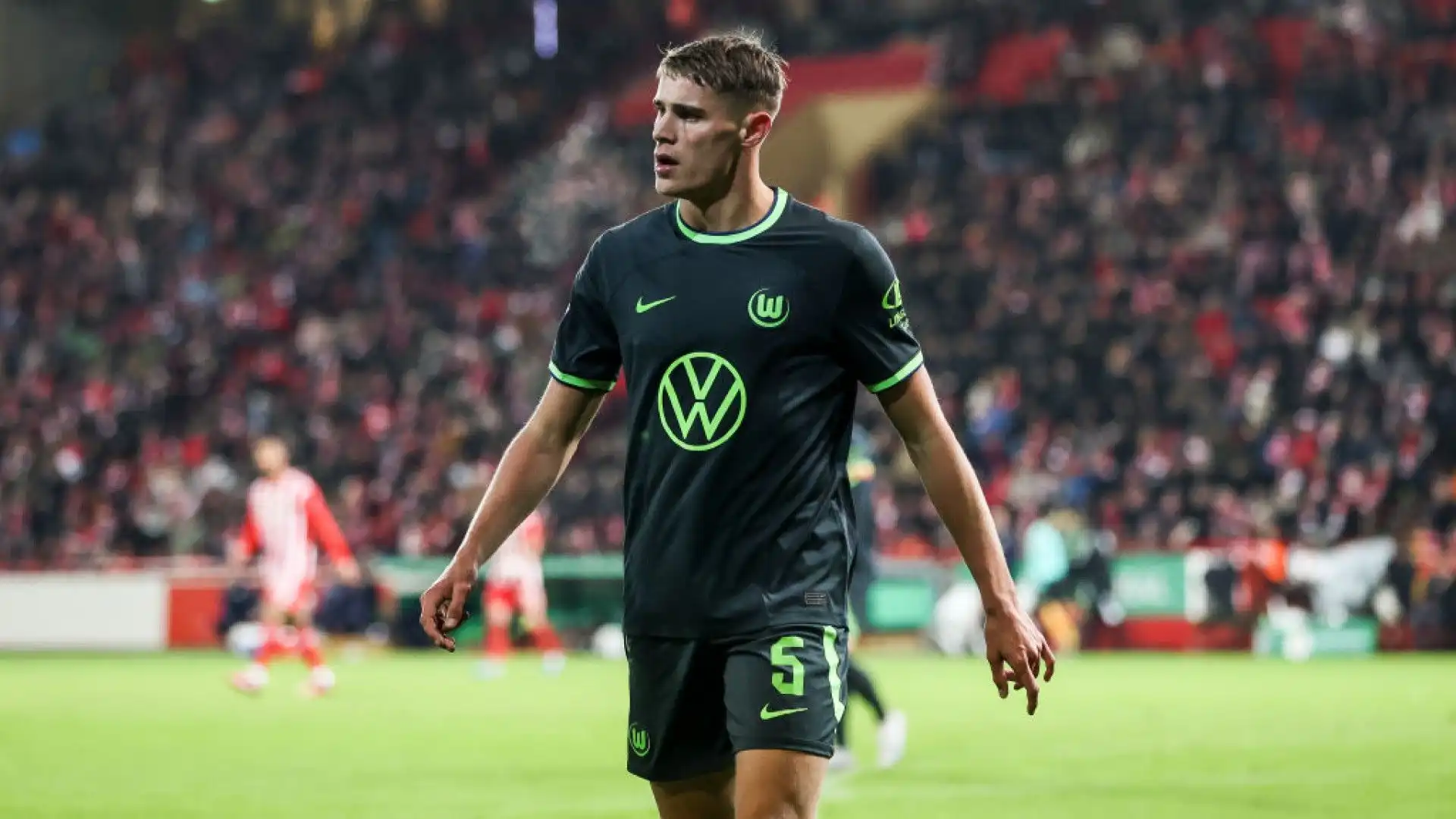4- Micky Van de Ven (Wolfsburg) 18,00 milioni di euro