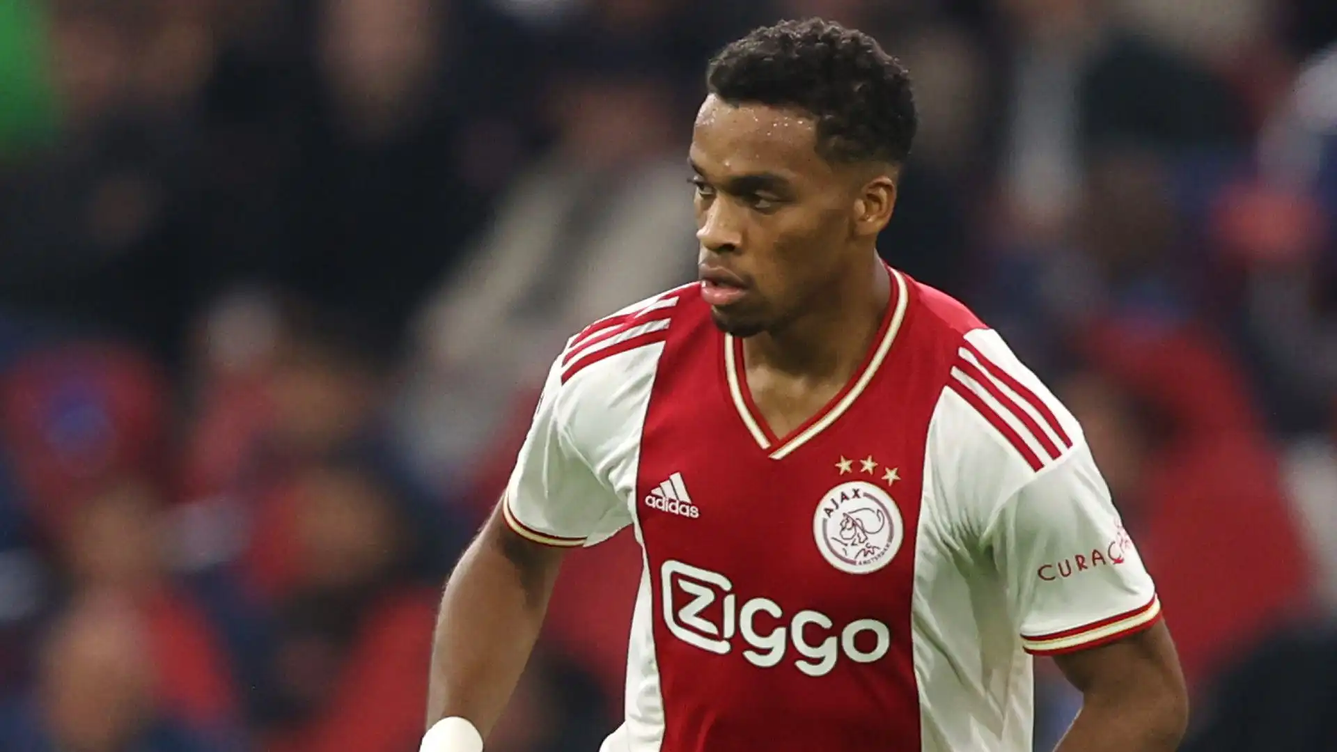 9- Jurrien Timber (Olanda, Ajax): 42 milioni di euro