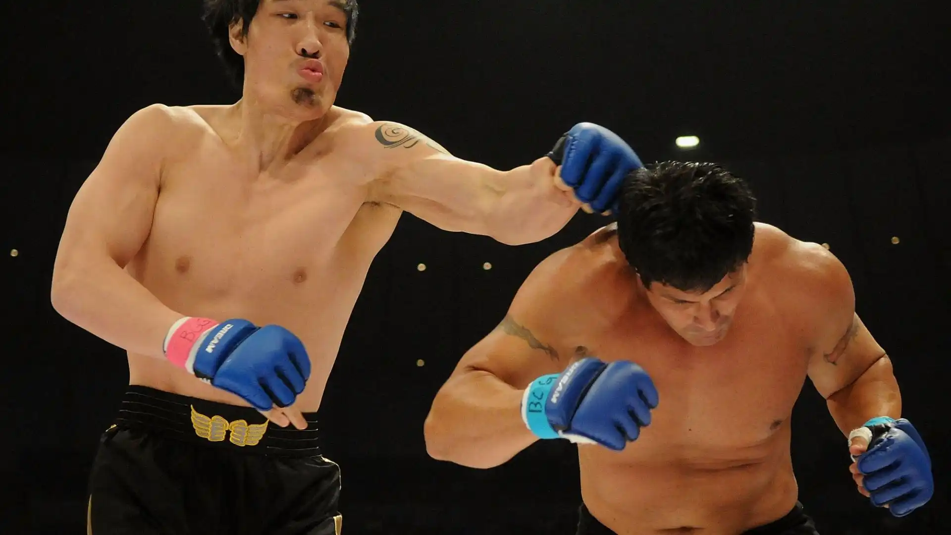 Choi Hong-man (Kickboxing, Corea del Sud): 218 cm x 160 kg