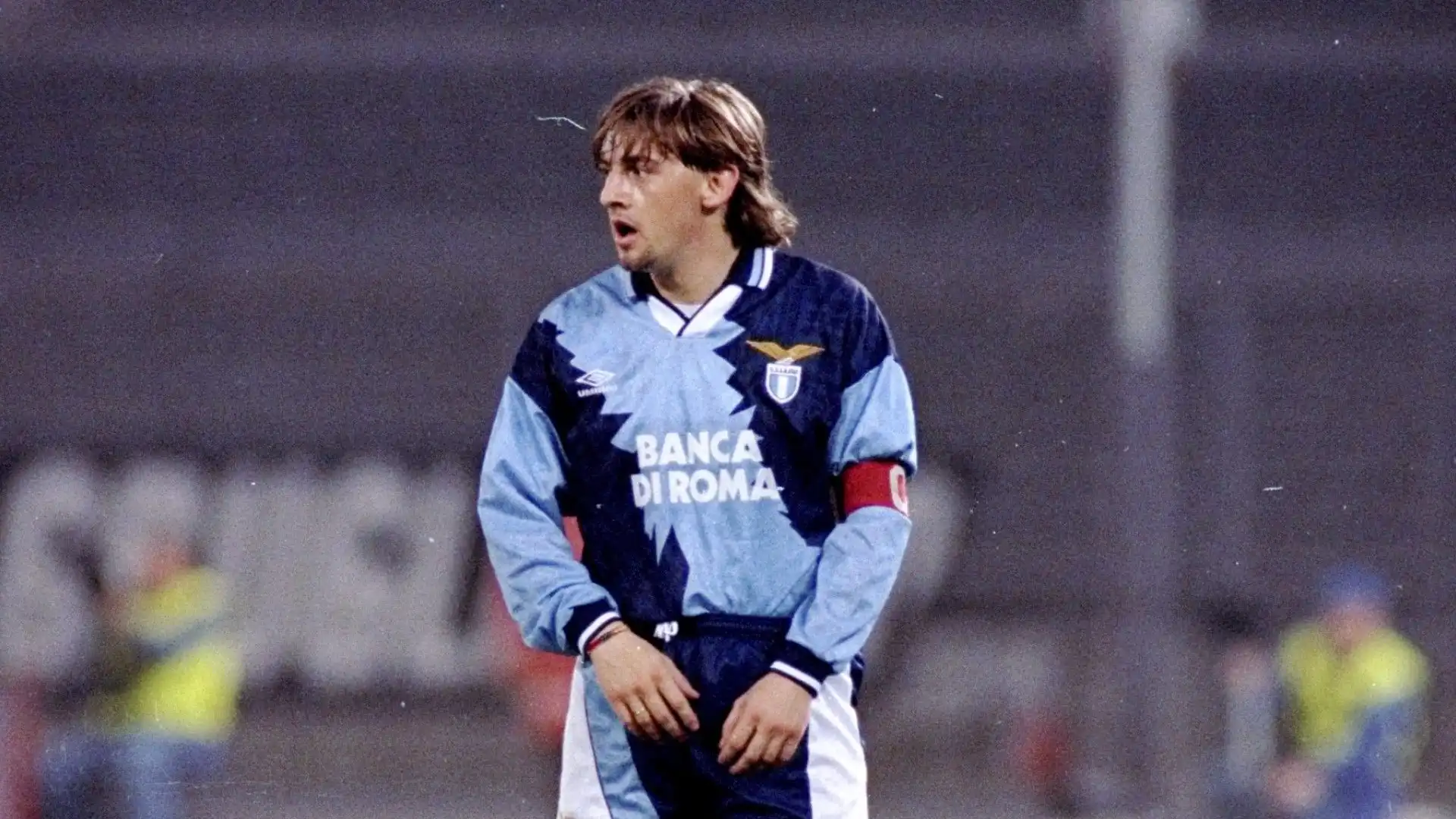 Giuseppe Signori. L'attaccante ha giocato alla Lazio dal 1992 al 1997 e ha realizzato più di 100 gol. I tifosi biancocelesti non lo dimenticheranno mai
