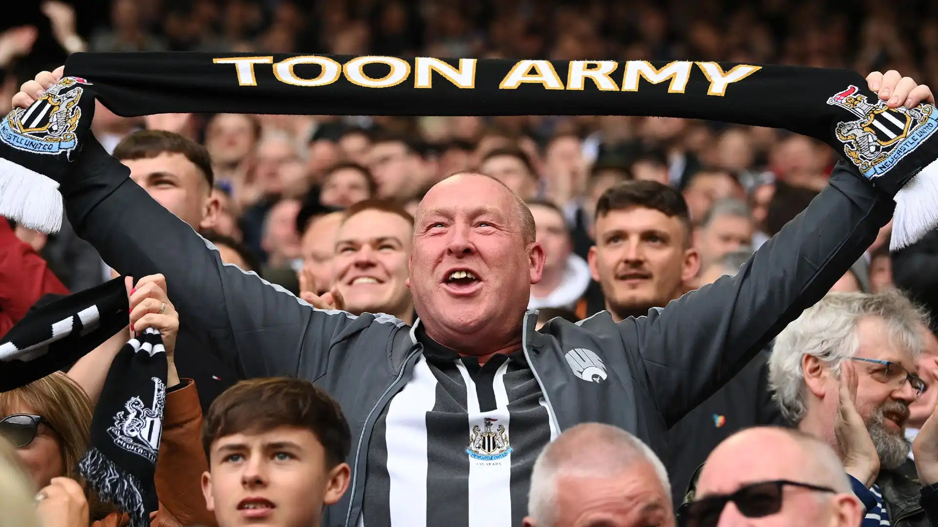 Un supporter del Newcastle giustamente orgoglioso