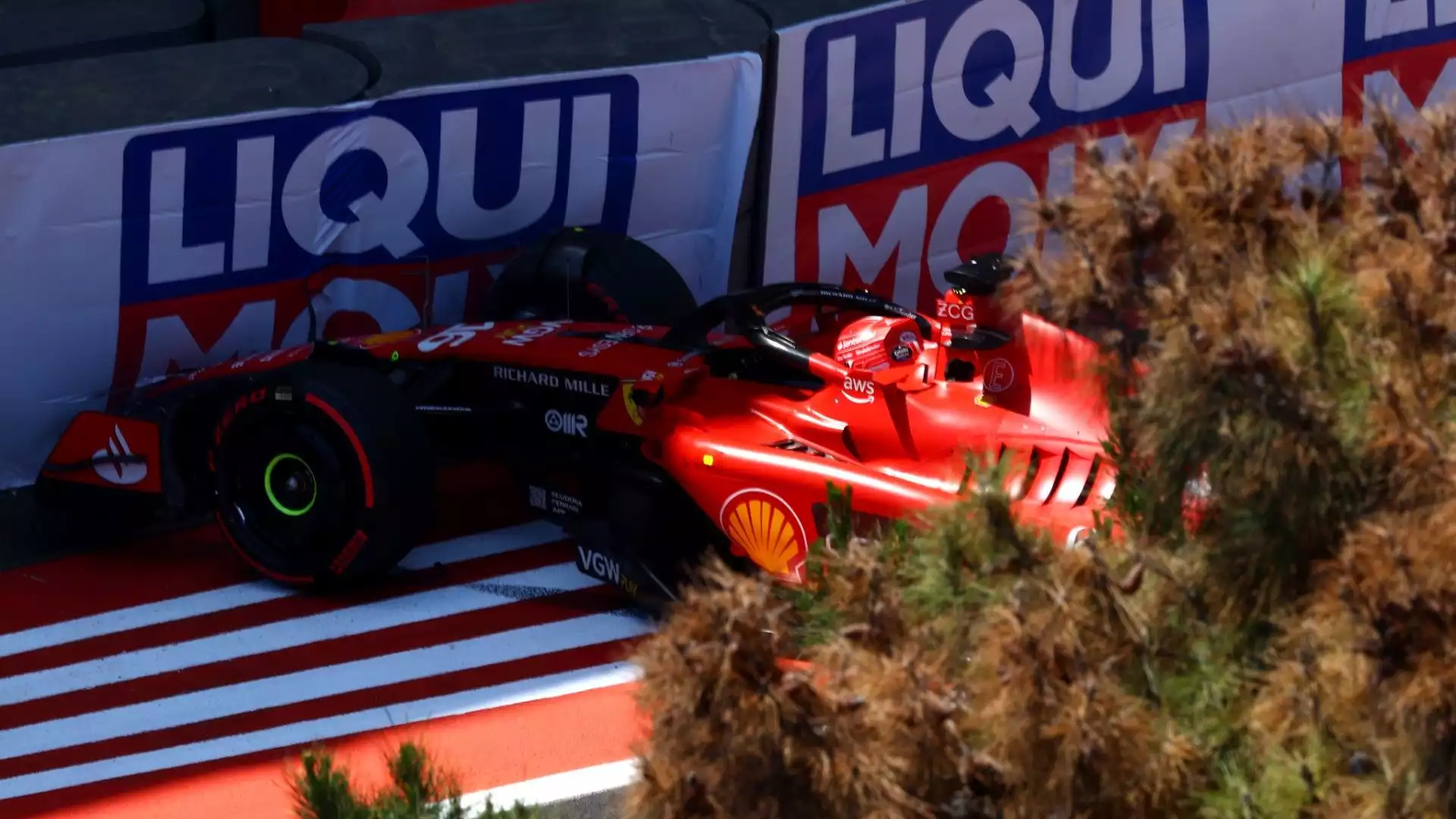 Il pilota monegasco della Ferrari è andato contro il muro nell'ultimo tentativo della Sprint Shootout del Gran Premio di Azerbaijan
