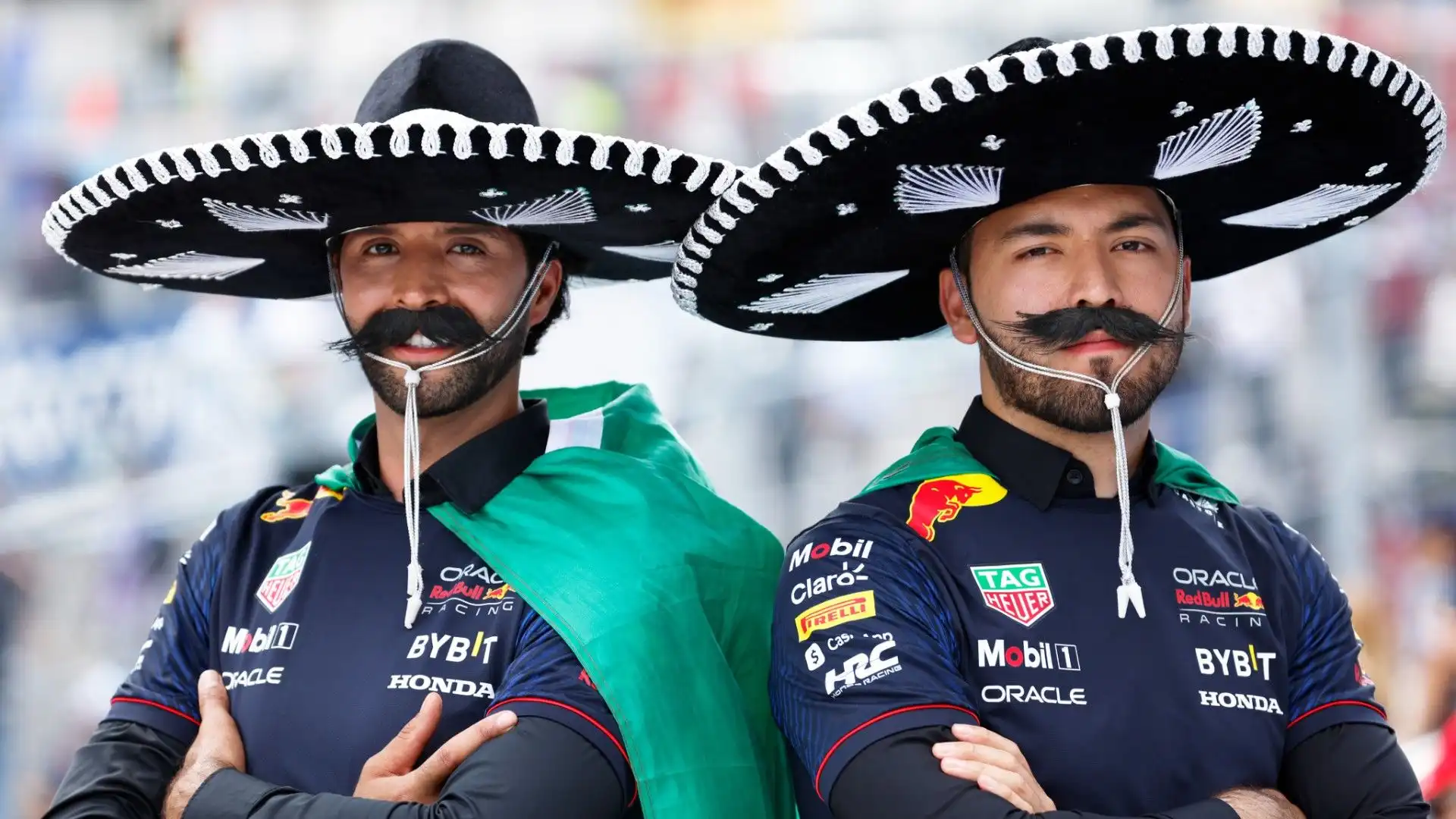 Due tifosi speciali per la gara di Formula 1: le foto