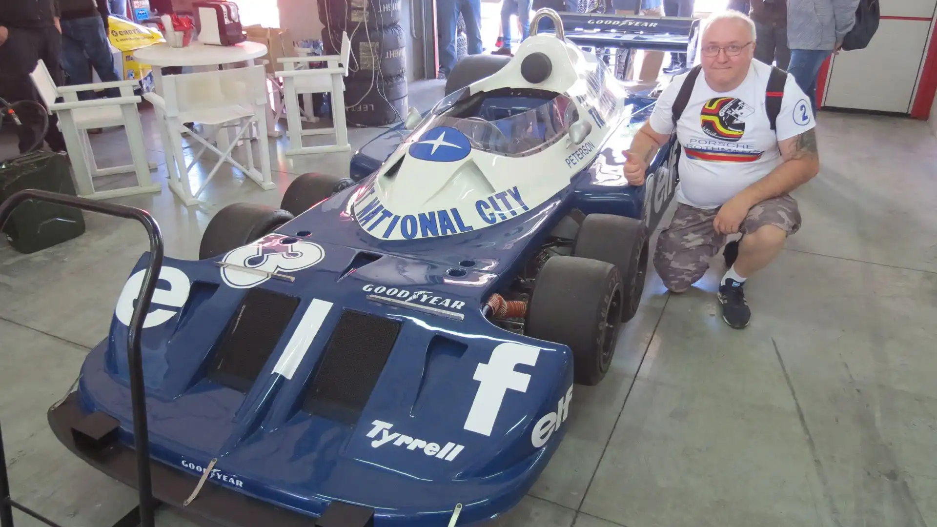 Nel 1978 il progetto venne accantonato e la Tyrrell tornò alle classiche 4 ruote
